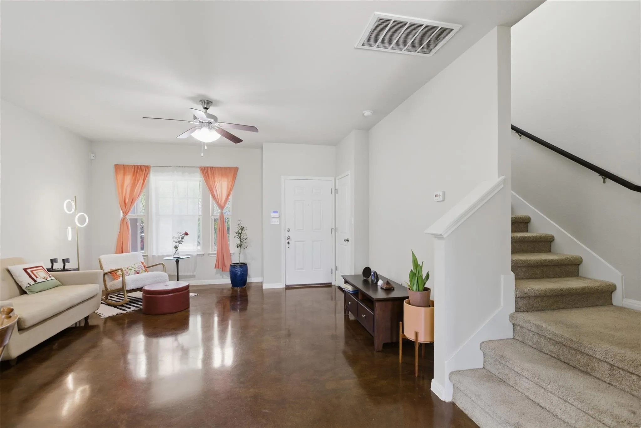 Photo 4 of 4521 GRACEFUL LN #469