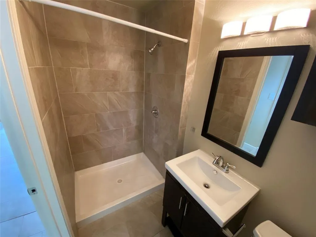 Photo 3 of 2402 RIO GRANDE ST #1