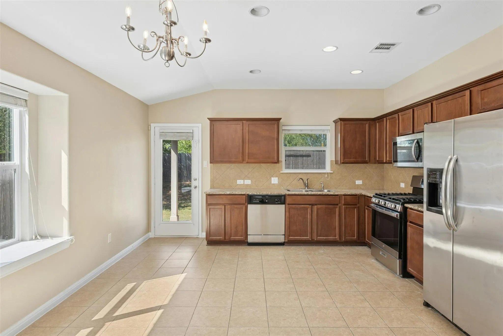 Photo 4 of 305 VERANO DR