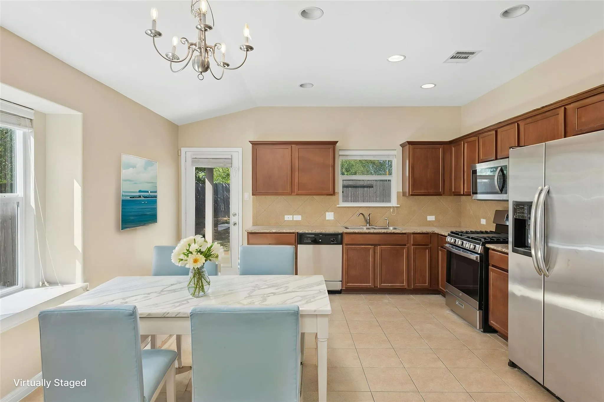 Photo 5 of 305 VERANO DR