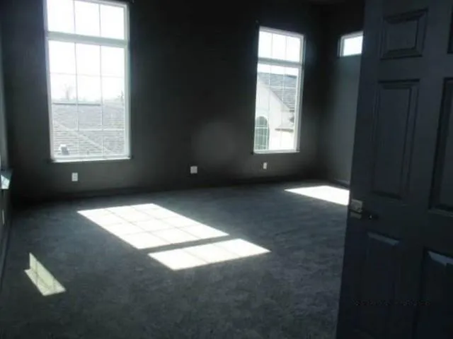 Photo 5 of 128 GLORIA BLVD