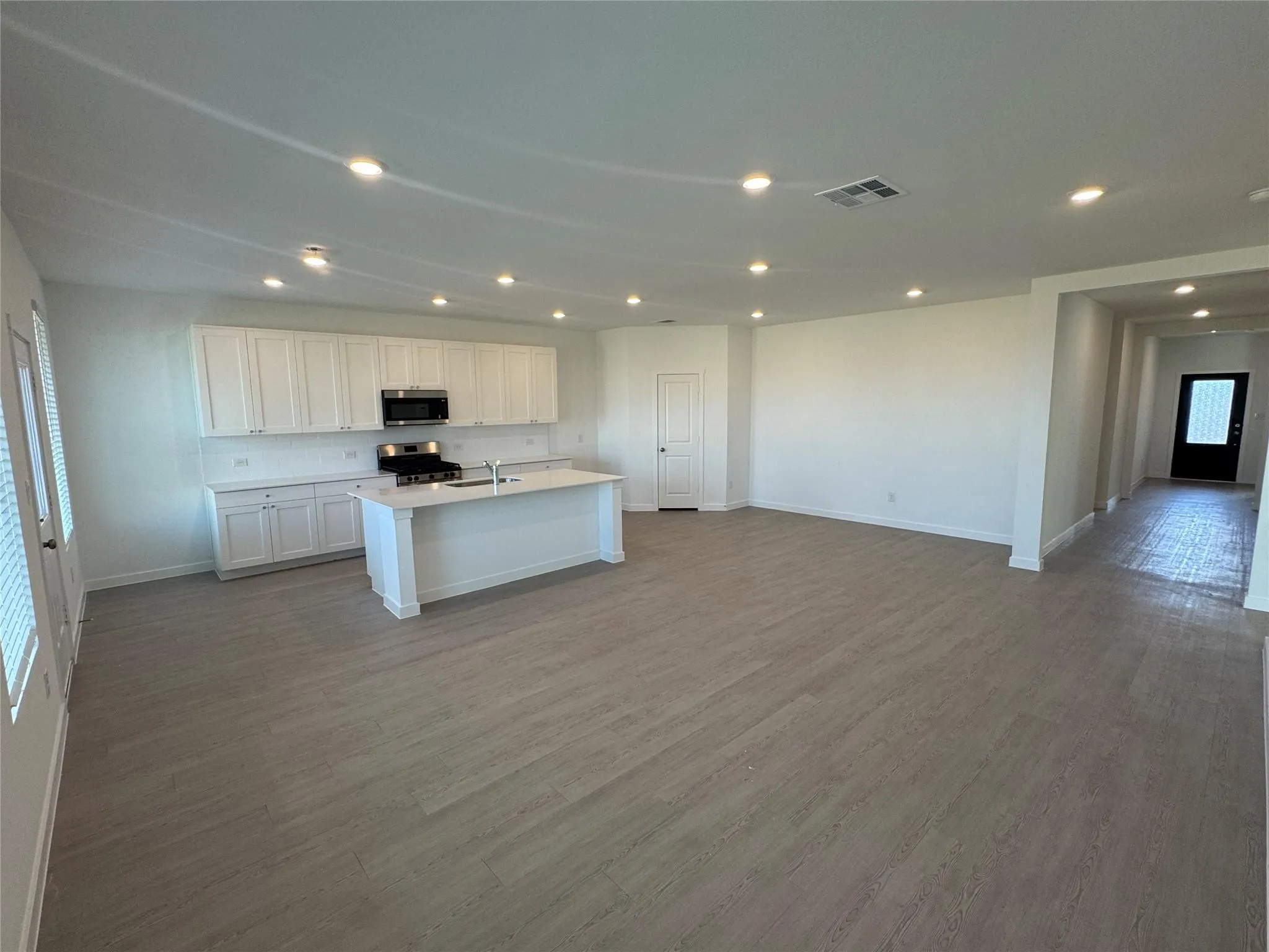 Photo 4 of 105 EL MIRAGE RD