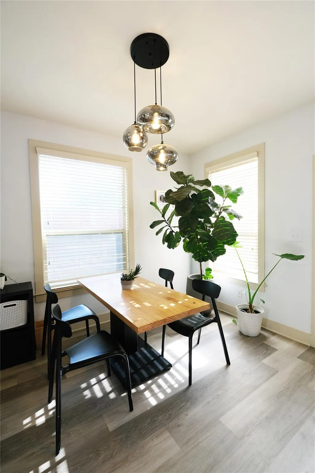 Photo 4 of 604 ALLEN ST #104