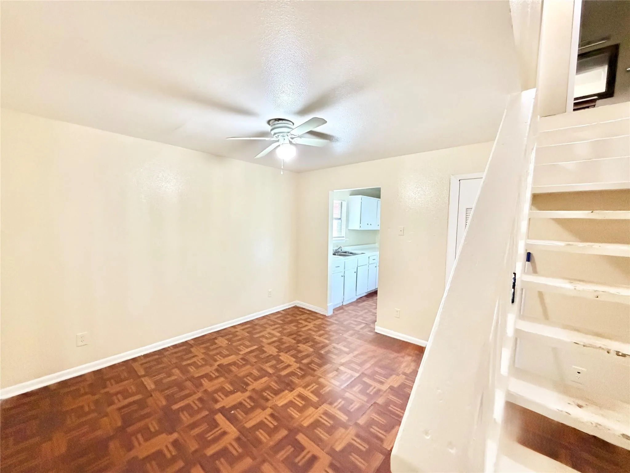 Photo 5 of 6257 MANOR RD #B