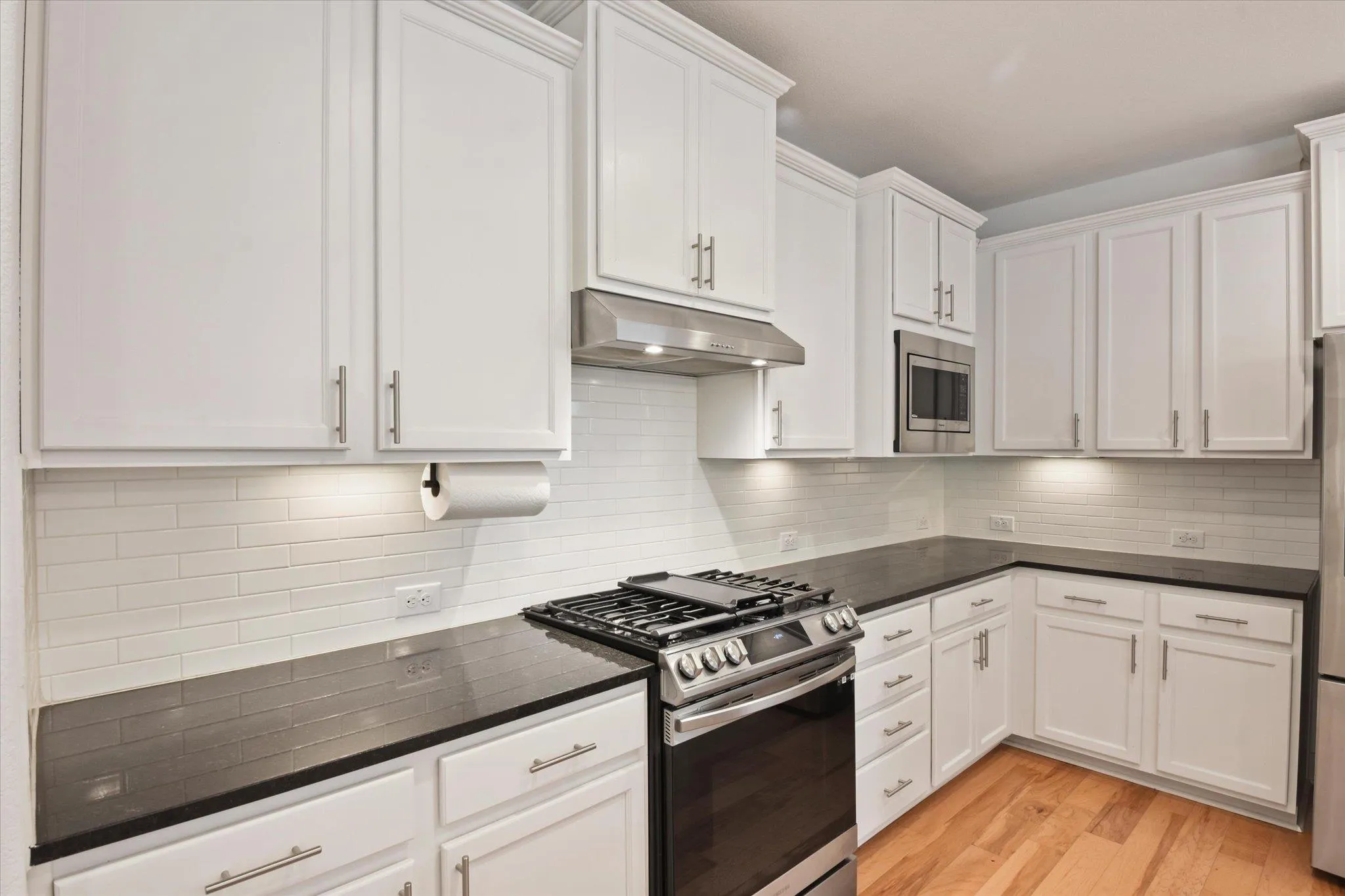 Photo 3 of 7209 BASSETT CT