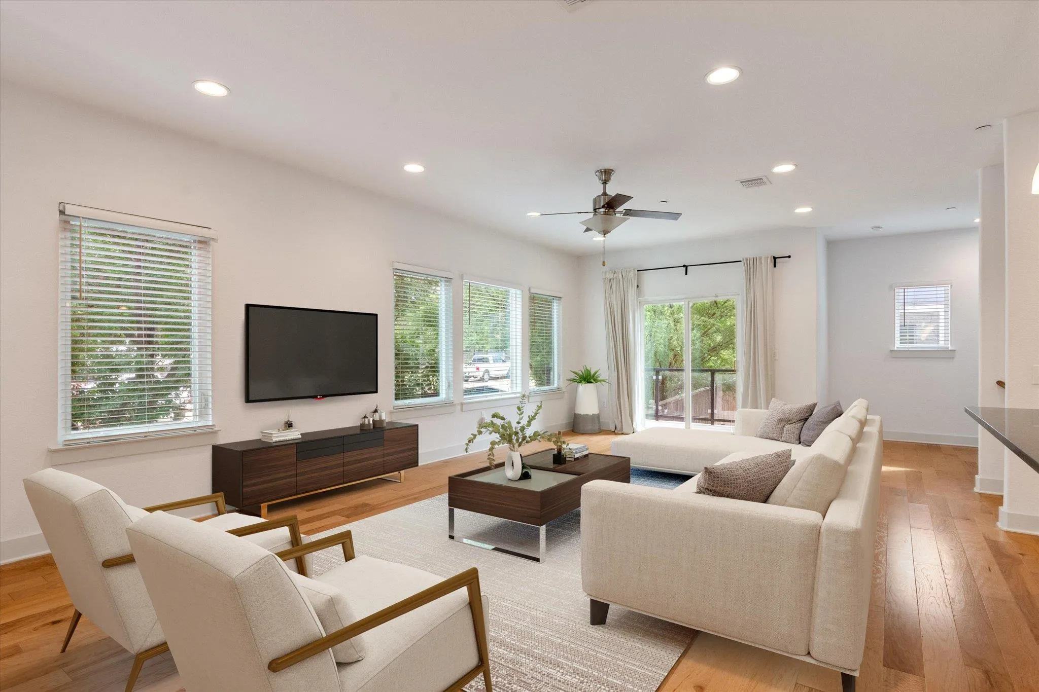 Photo 4 of 7209 BASSETT CT
