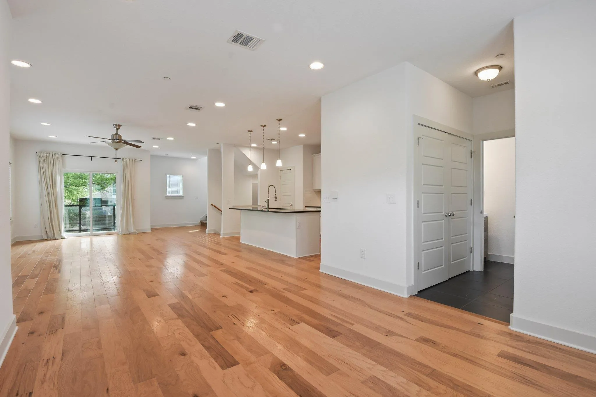 Photo 5 of 7209 BASSETT CT