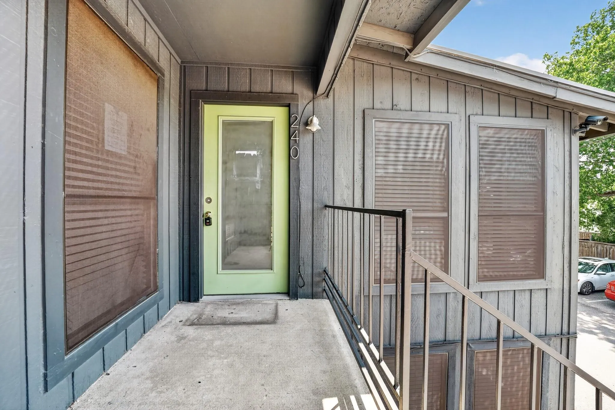 Photo 2 of 909 REINLI ST #240