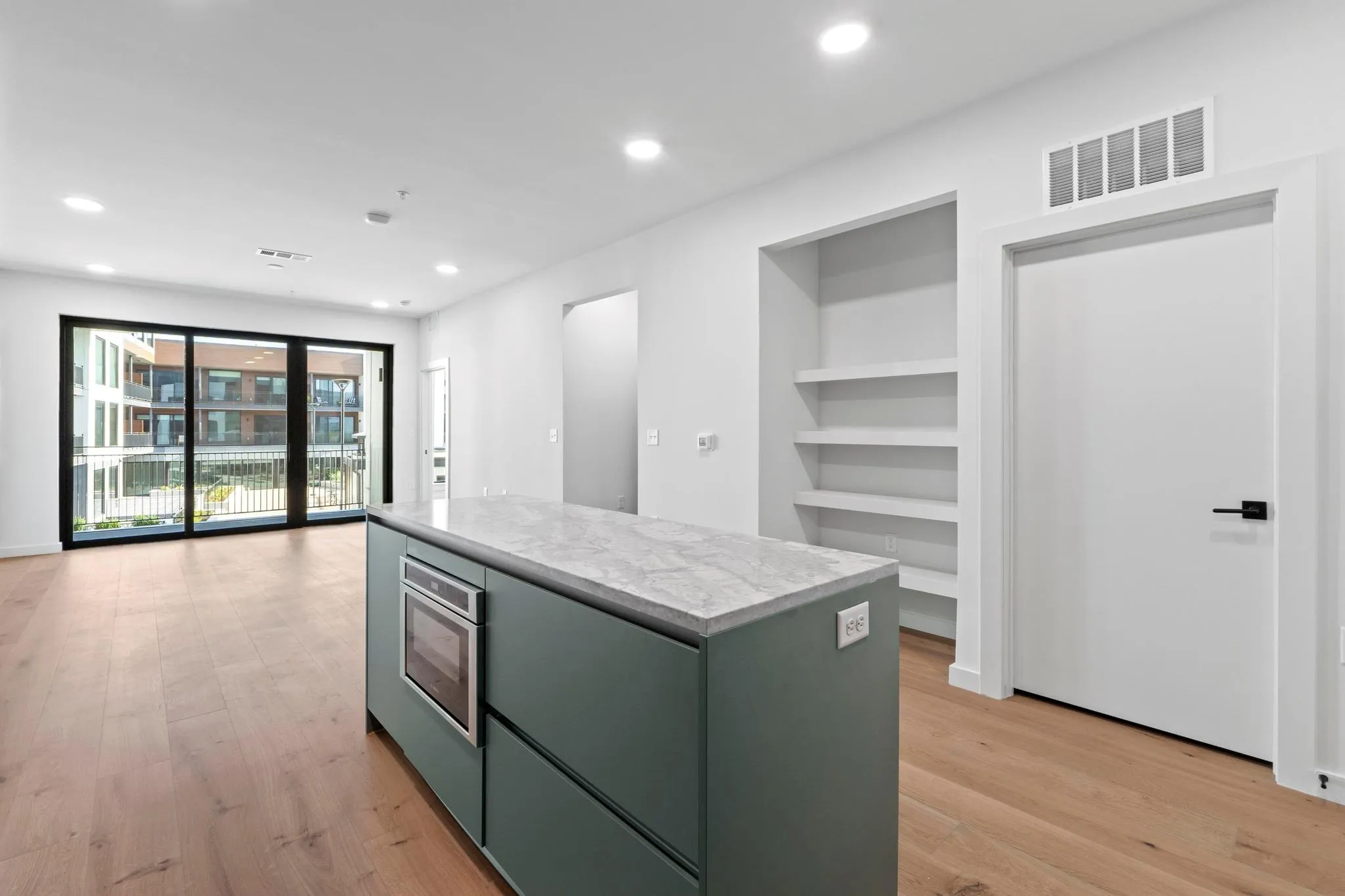 Photo 4 of 2209 S 1ST ST #332