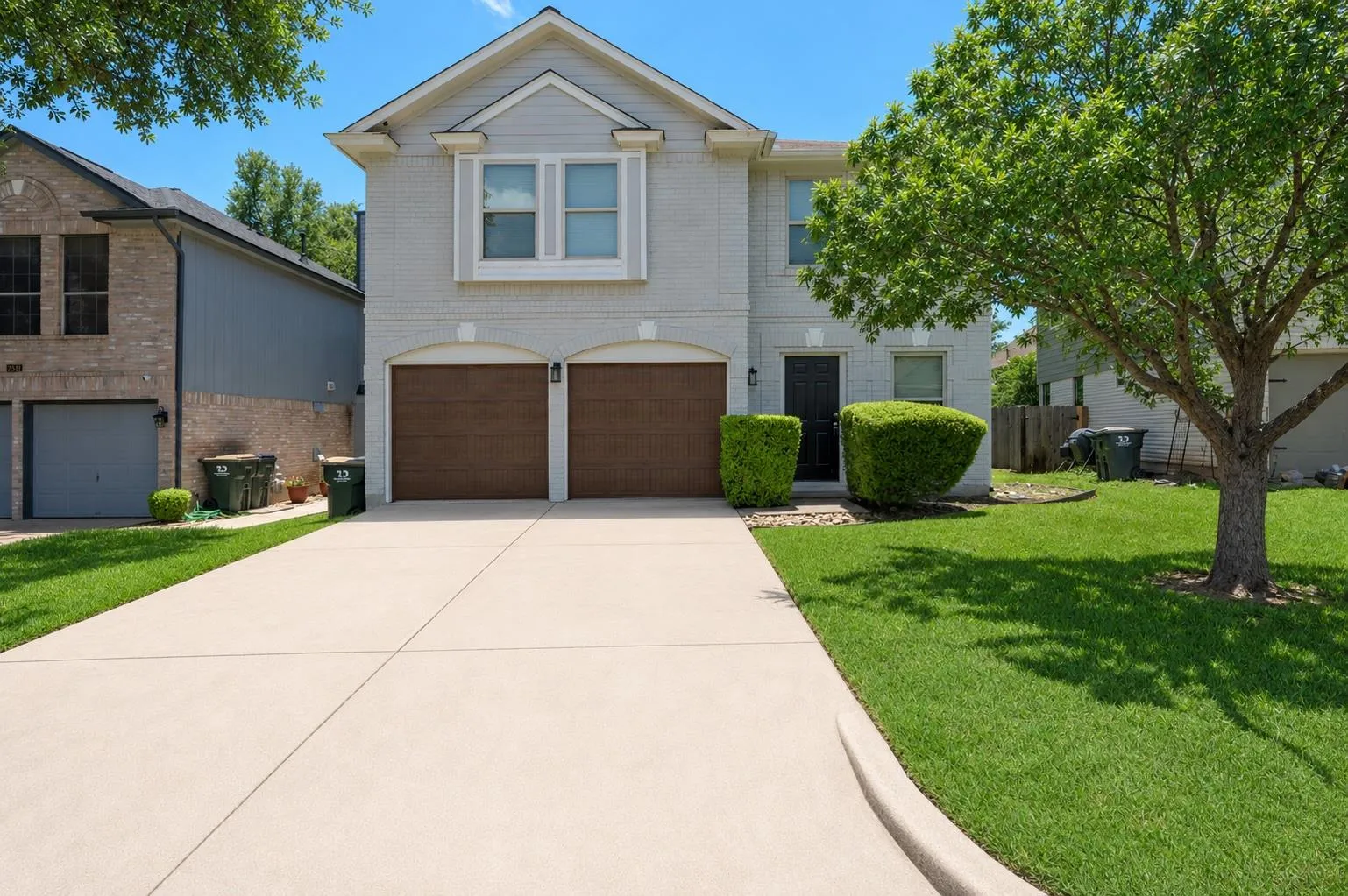 Photo 2 of 7601 WINDRUSH DR