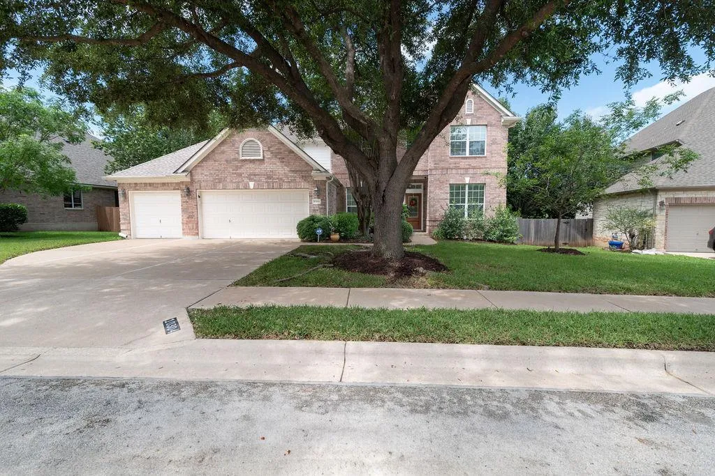 Photo 5 of 10304 MEDINAH GREENS DR