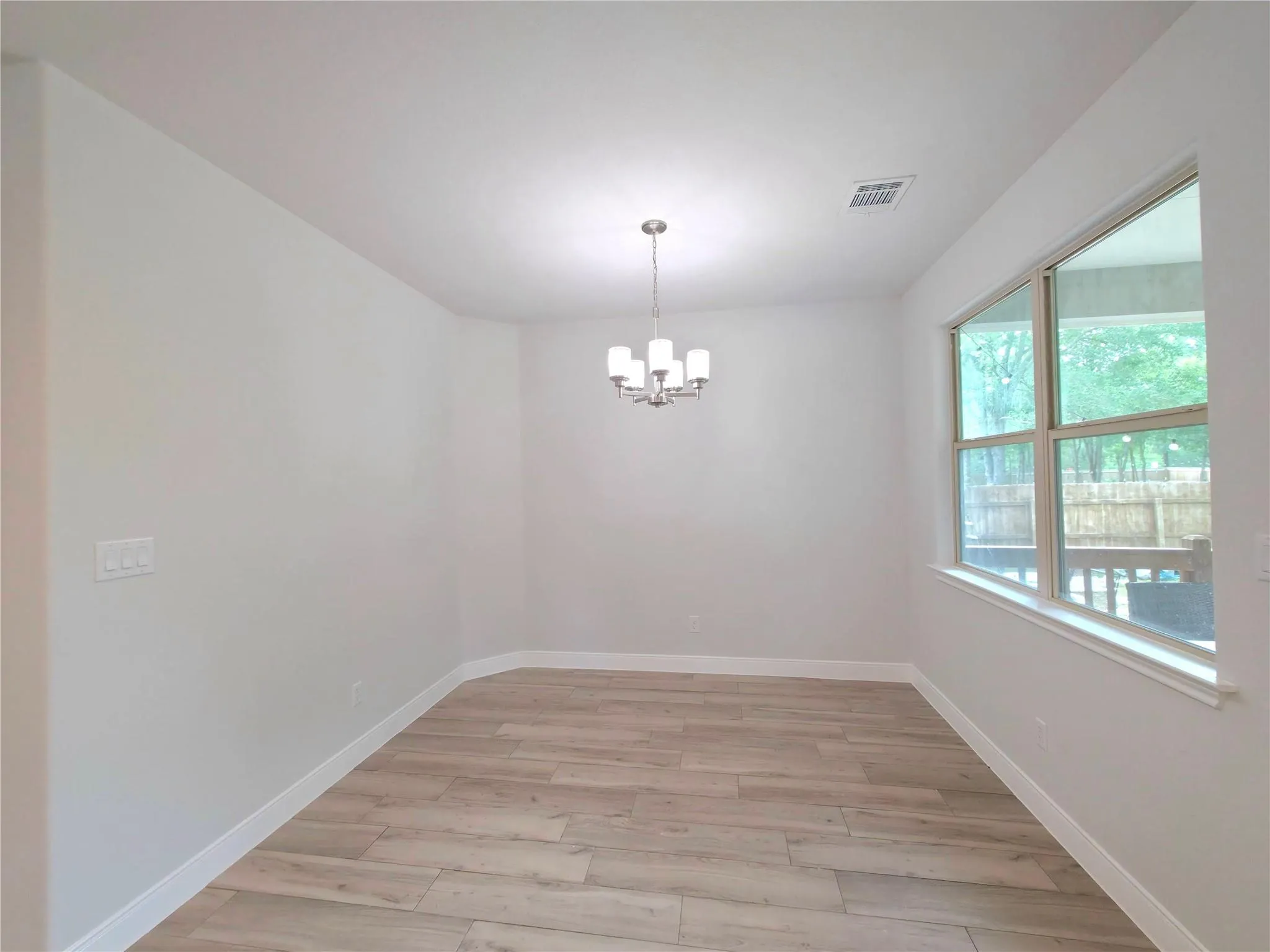Photo 5 of 406 NENE LN