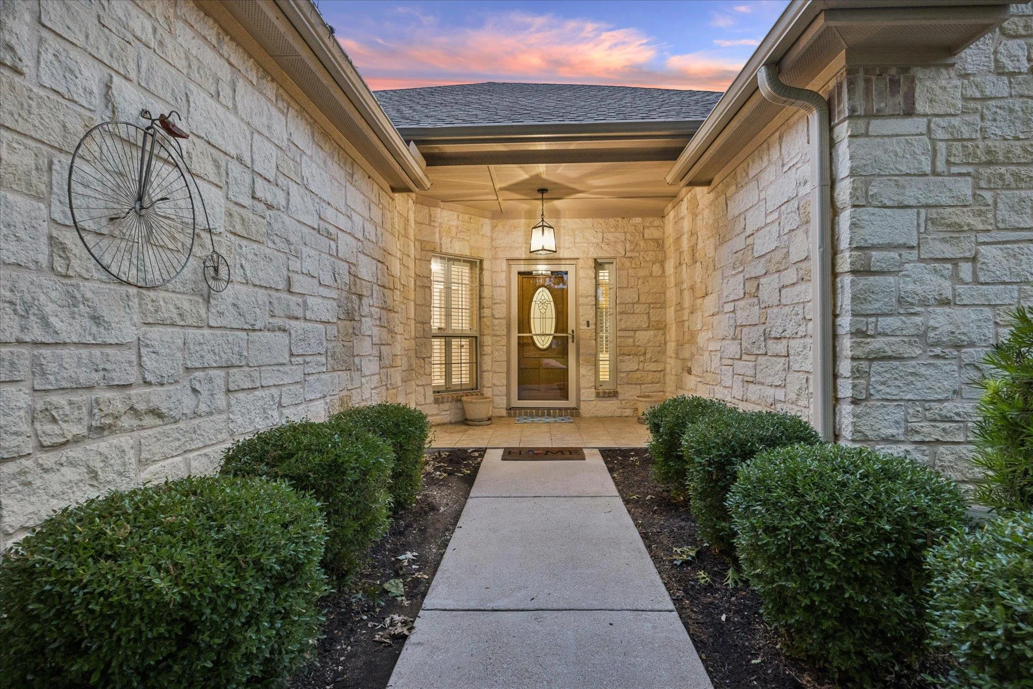 Photo 3 of 300 BRAZOS DR