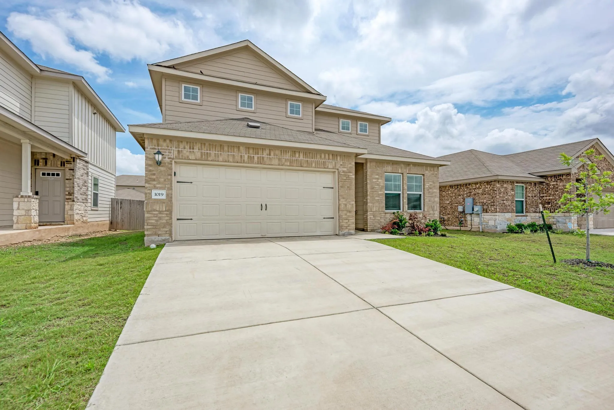 Photo of 1019 ROUND BALE RD, Hutto, TX, 78634