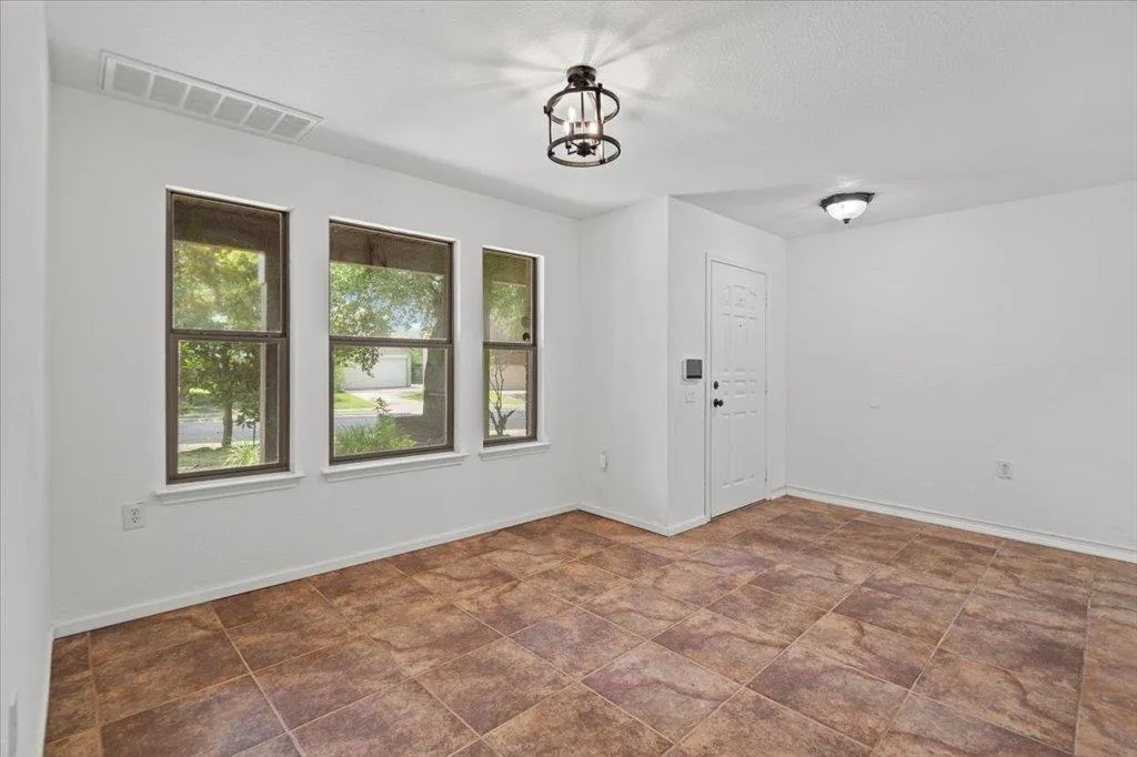 Photo of 4600 COTTONWOOD ST, Austin, TX, 78744