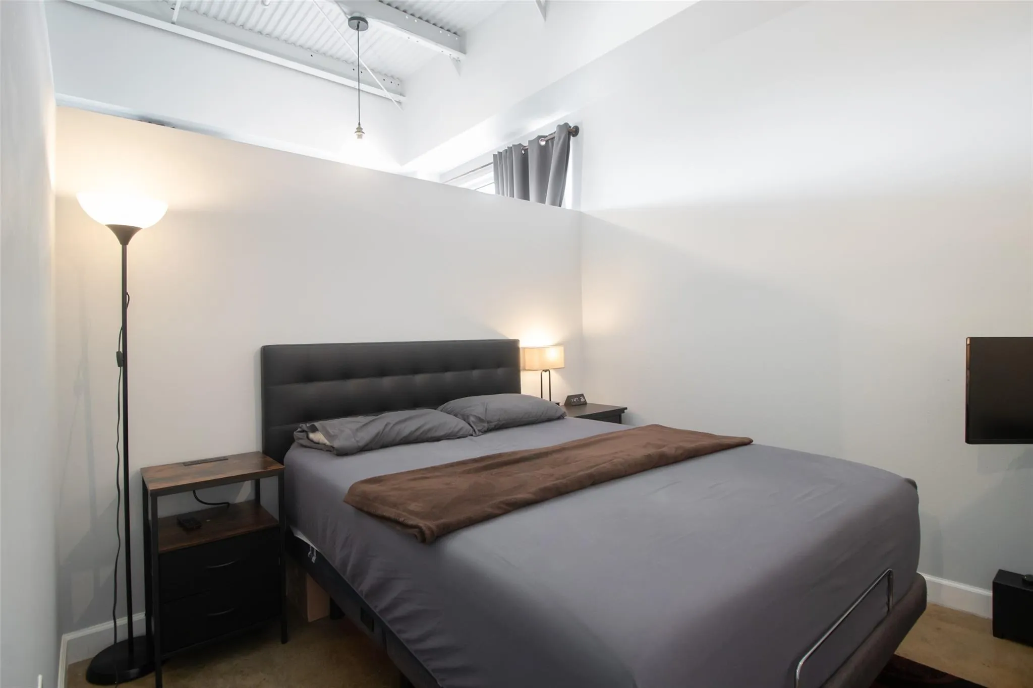Photo 4 of 2401 E 6TH ST #6100
