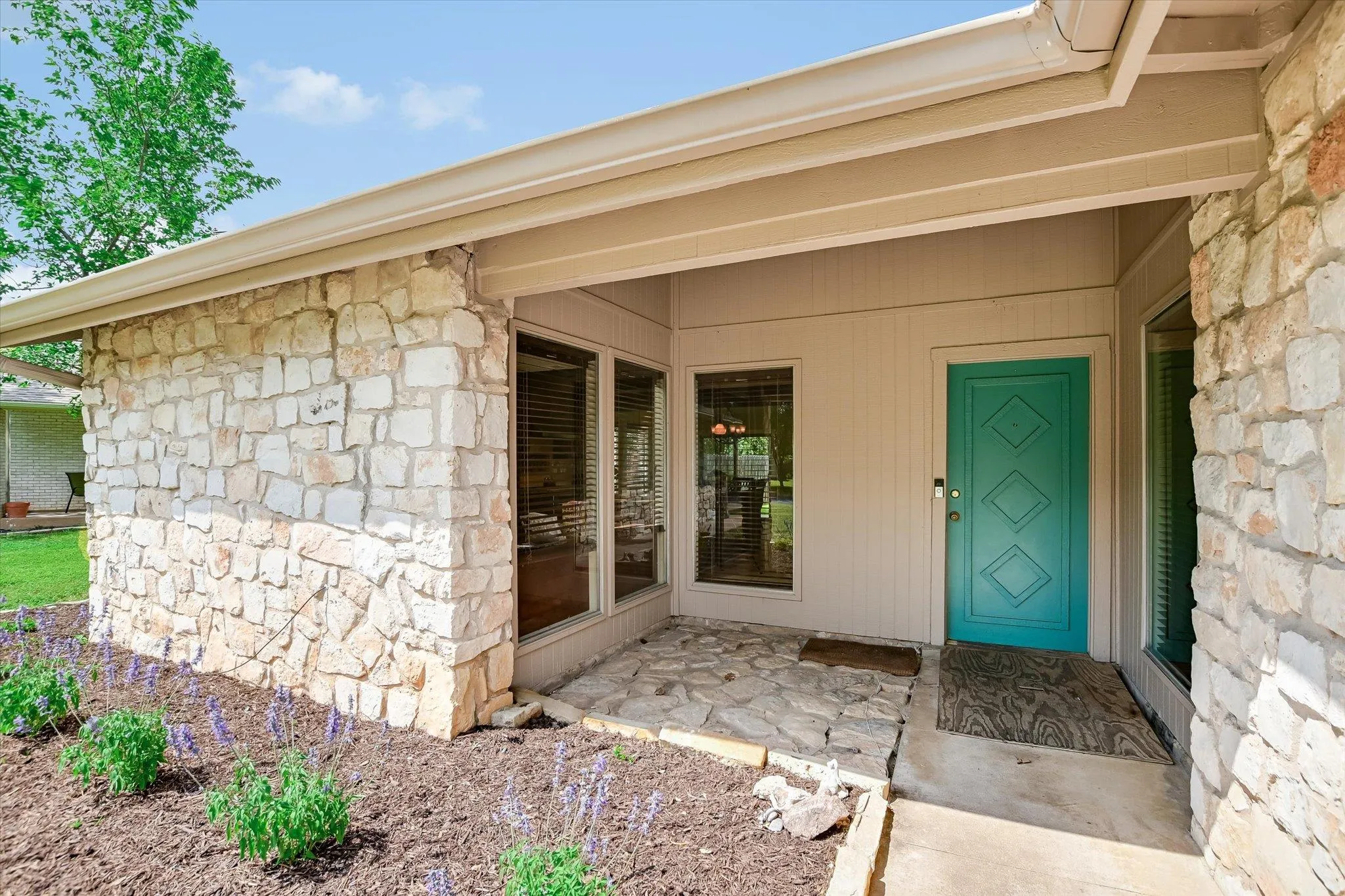 Photo of 4806 CANYONBEND CIR, Austin, TX, 78735