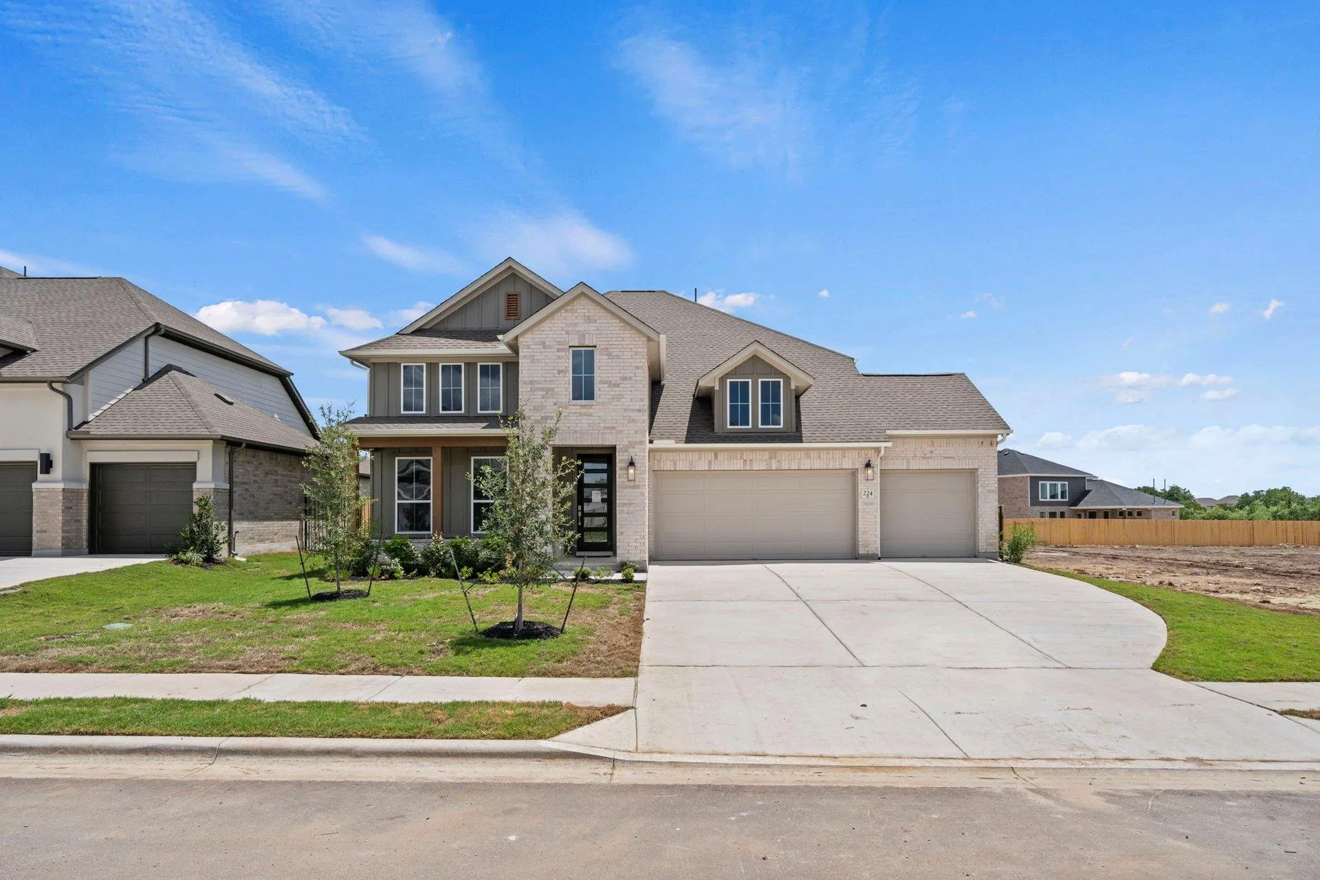 Photo 3 of 224 PACIFIC GROVE CIR