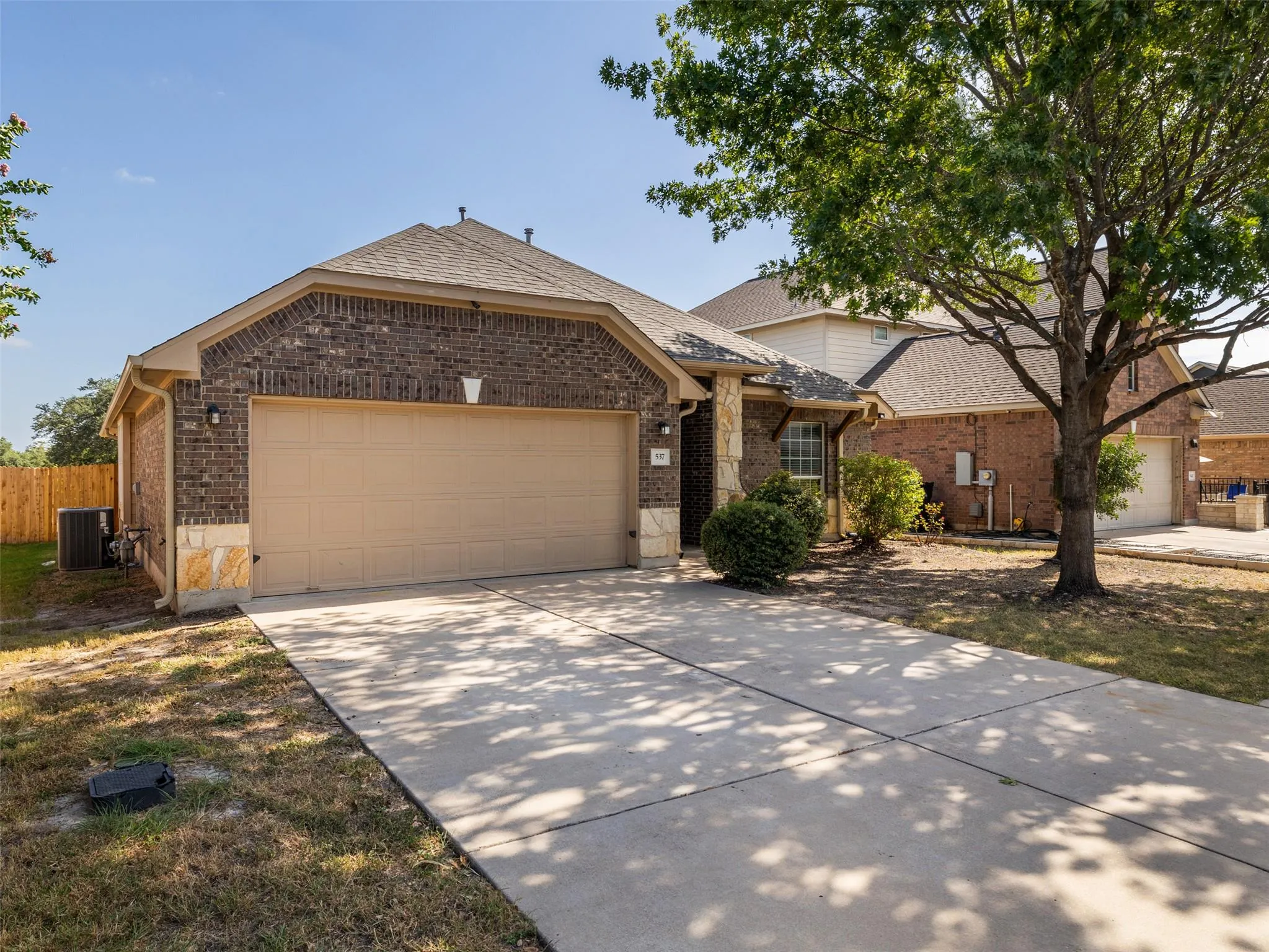 Photo 3 of 537 BLUEHAW DR