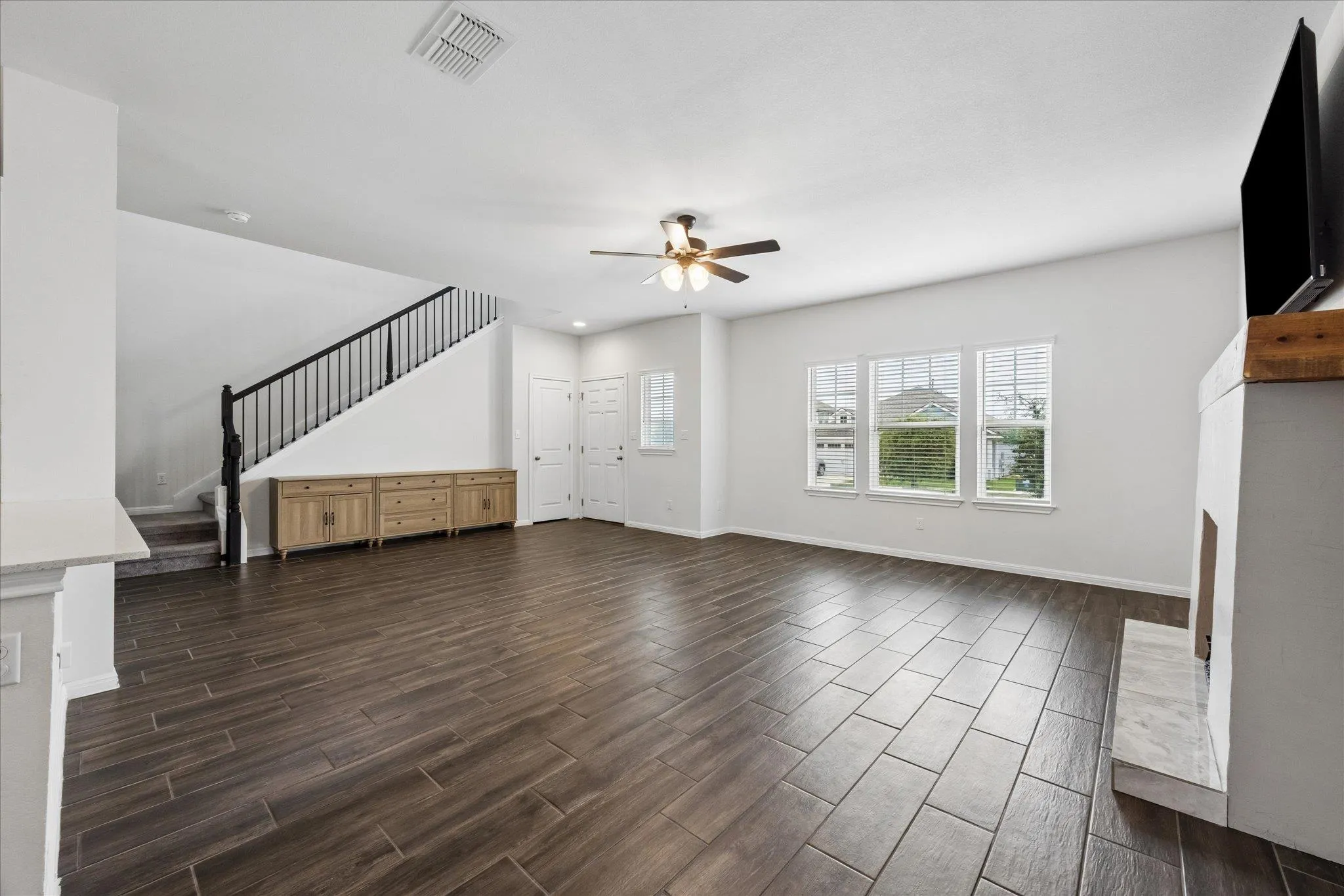 Photo 4 of 145 HORSEMINT WAY