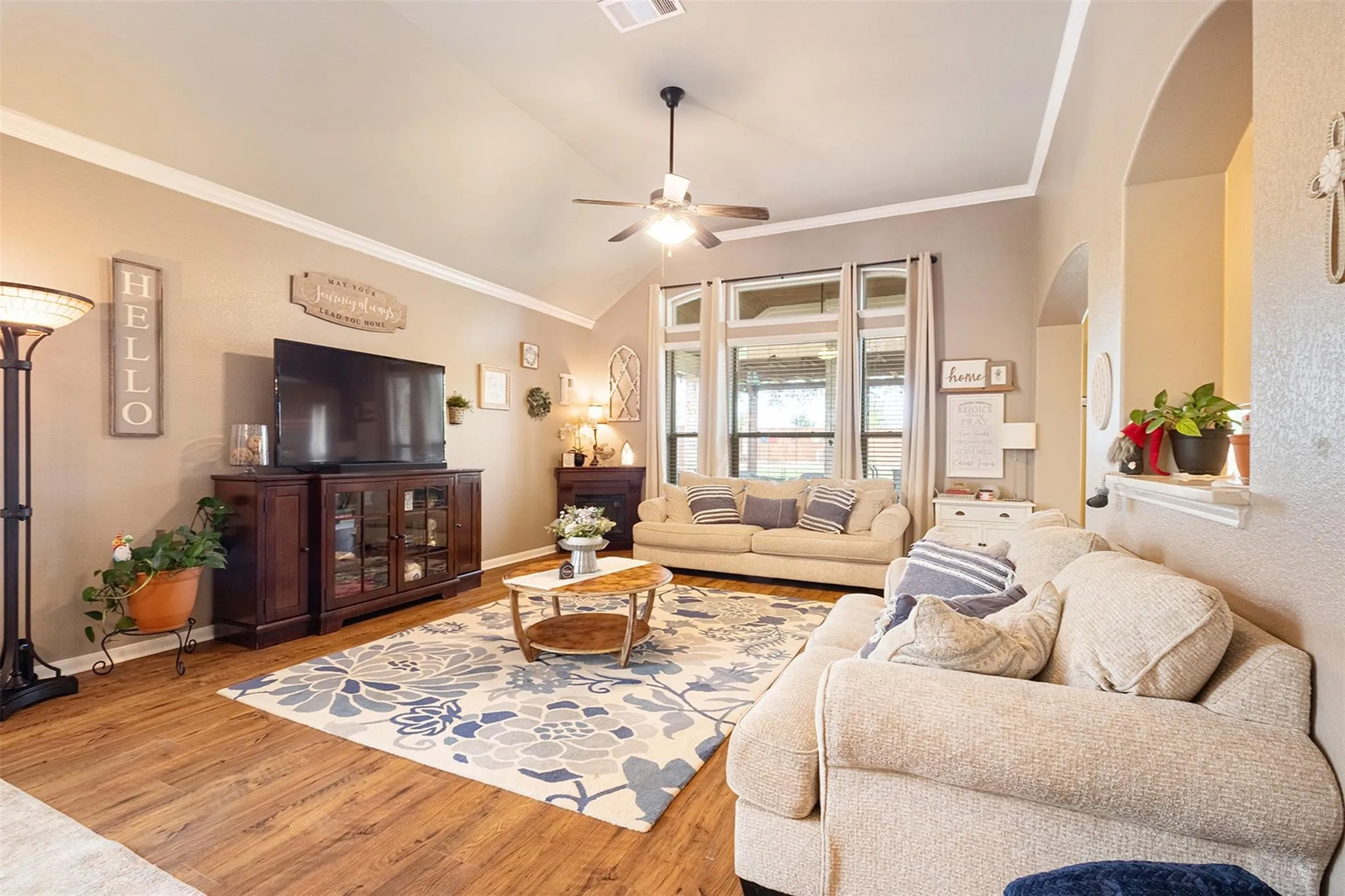 Photo 5 of 102 MCCOY CIR