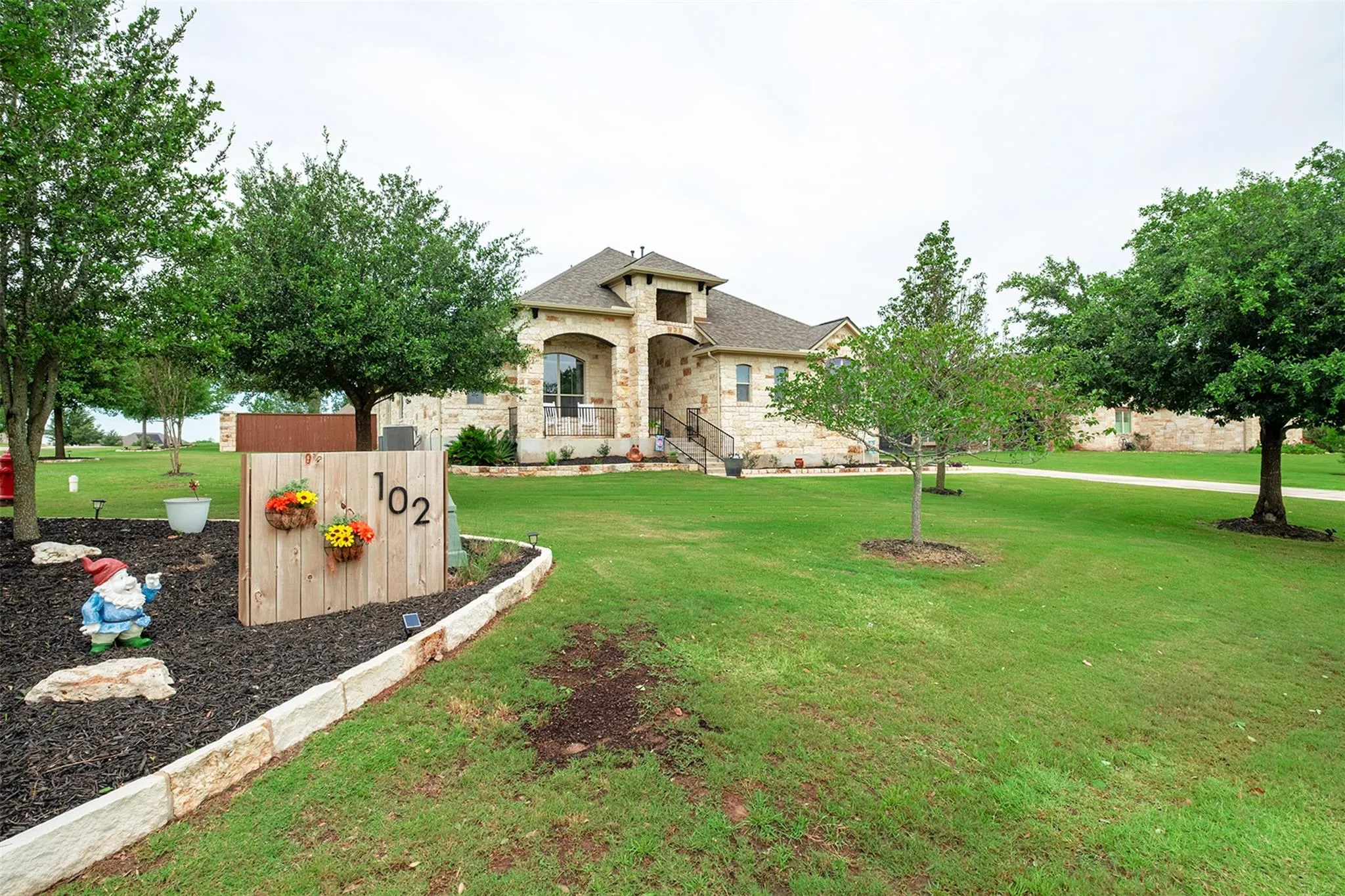 Photo 2 of 102 MCCOY CIR