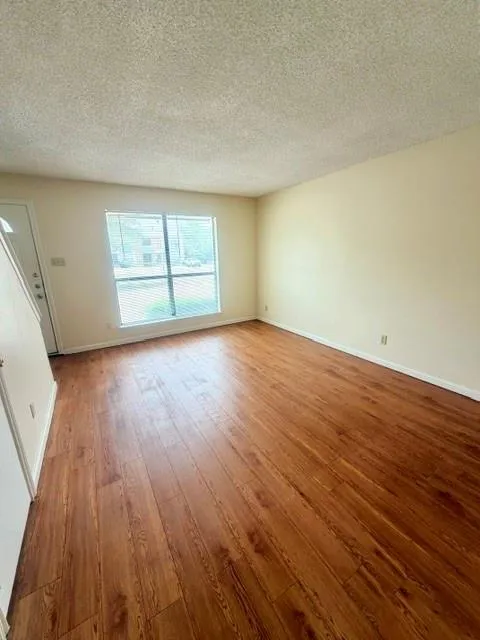 Photo 4 of 3009 WHISPER OAKS LN #F
