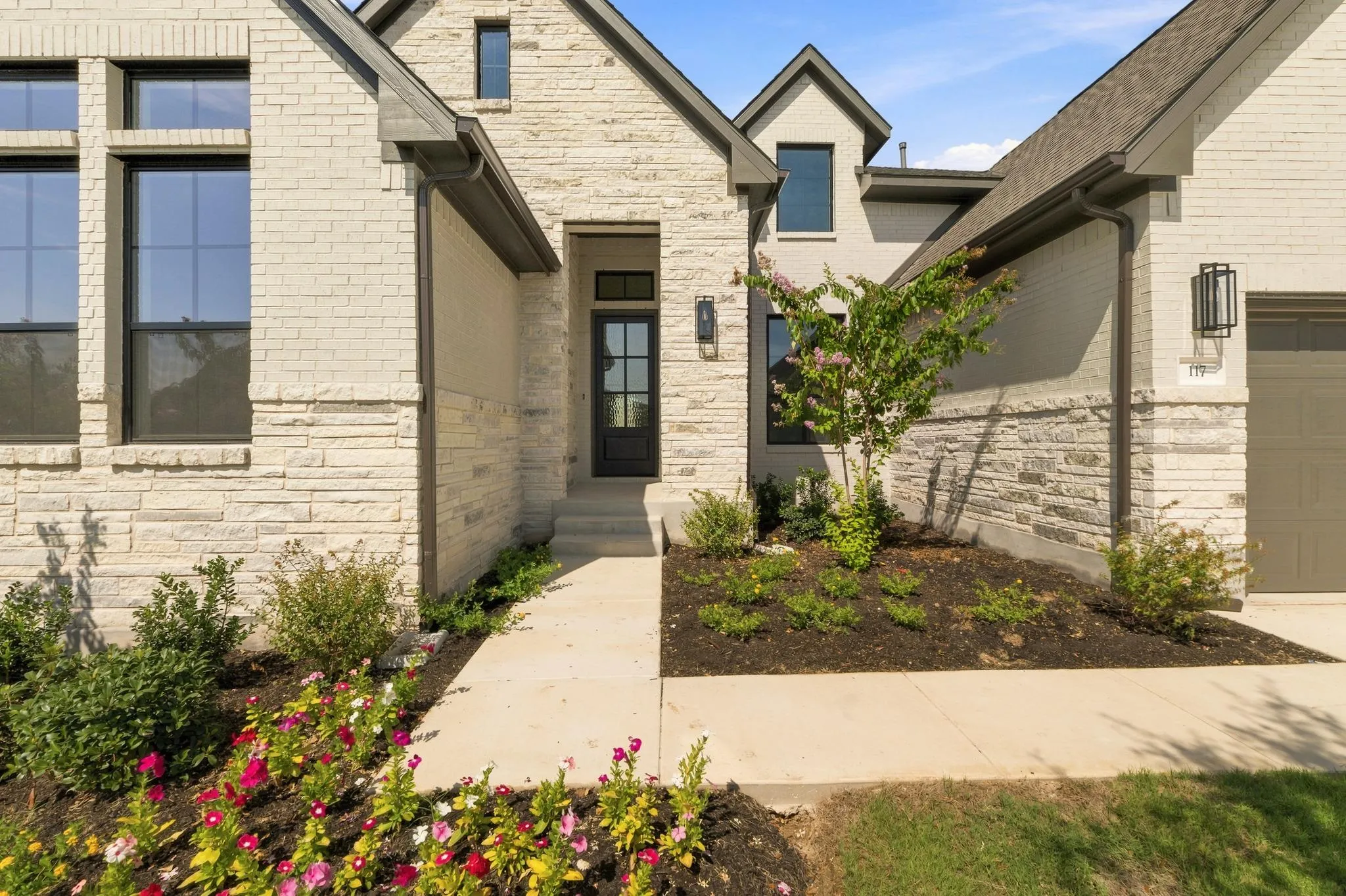 Photo 2 of 117 MEADOW BEAUTY LN