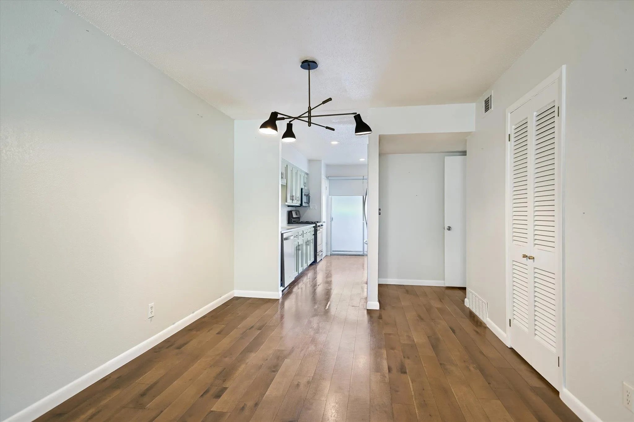 Photo 3 of 2425 ASHDALE DR #32