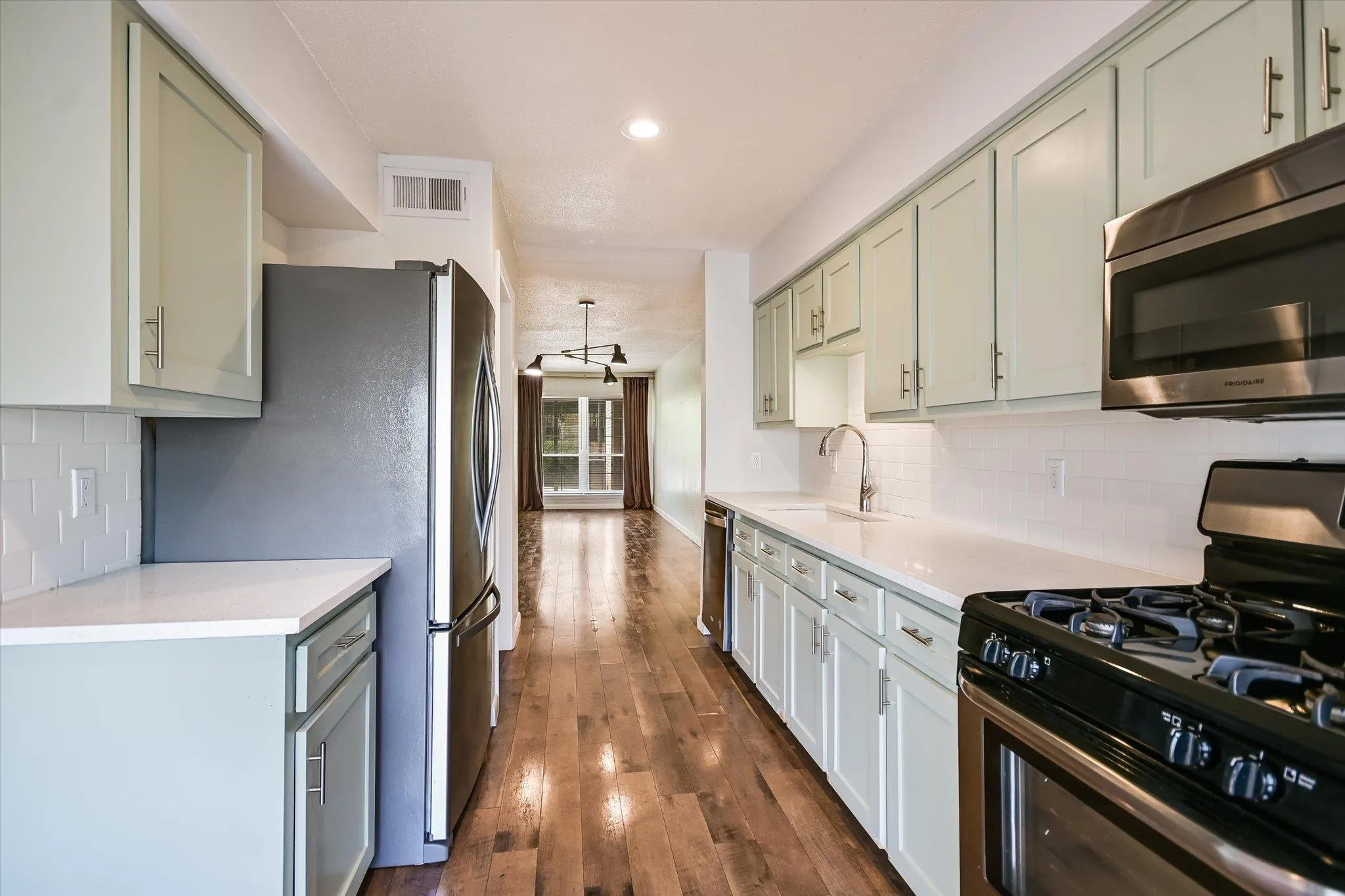 Photo 5 of 2425 ASHDALE DR #32