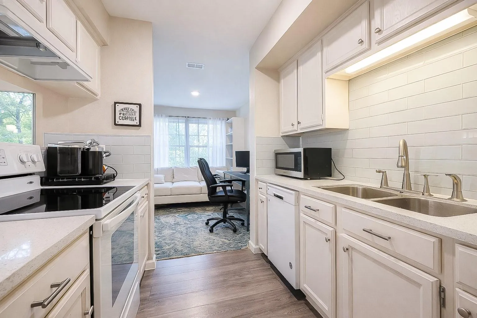 Photo 5 of 4159 STECK AVE #255