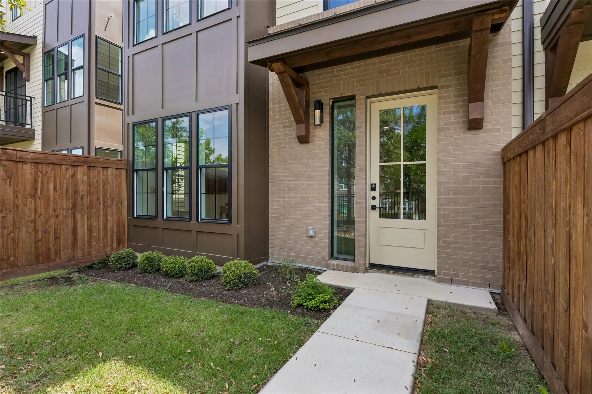 Photo 2 of 2209 WOODLAND AVE #203