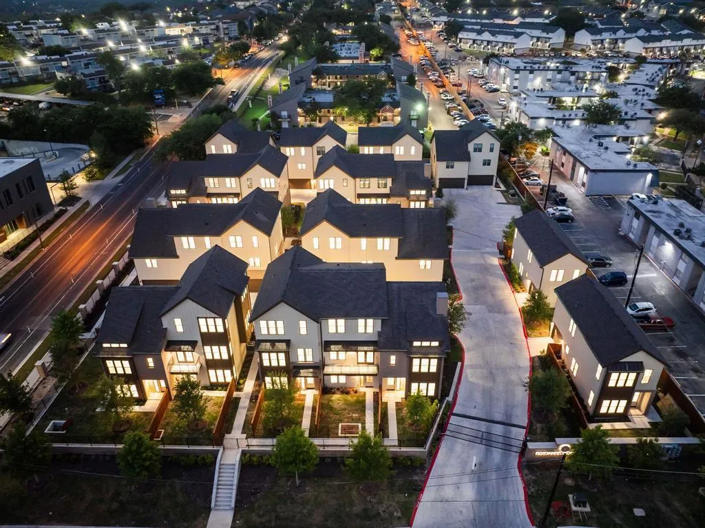 Photo of 2209 WOODLAND AVE #1202, Austin, TX, 78741