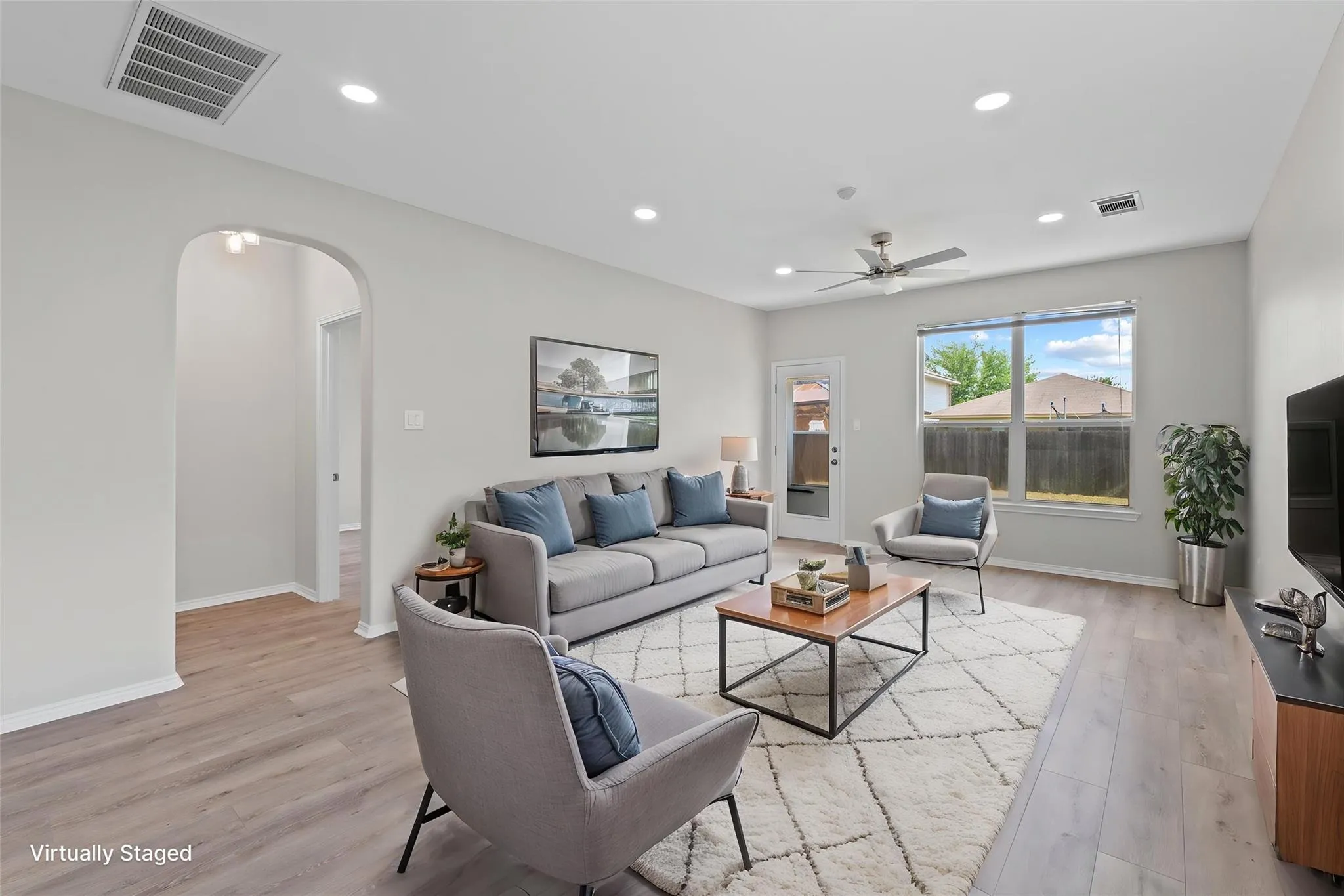 Photo 3 of 3207 WICKHAM LN