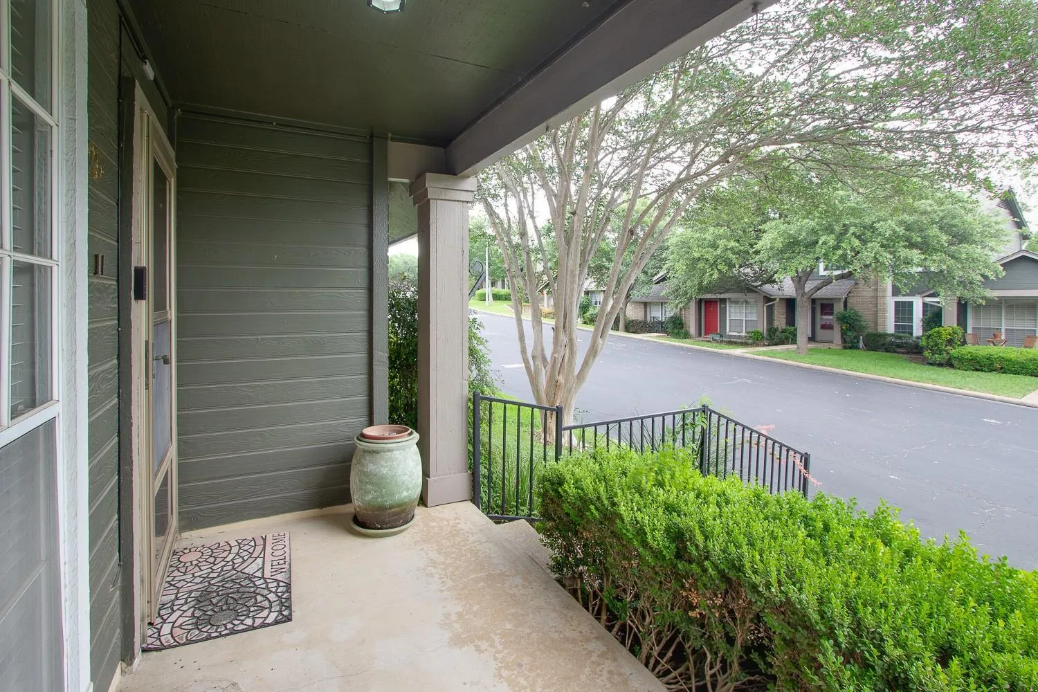 Photo 3 of 1015 E YAGER LN #125