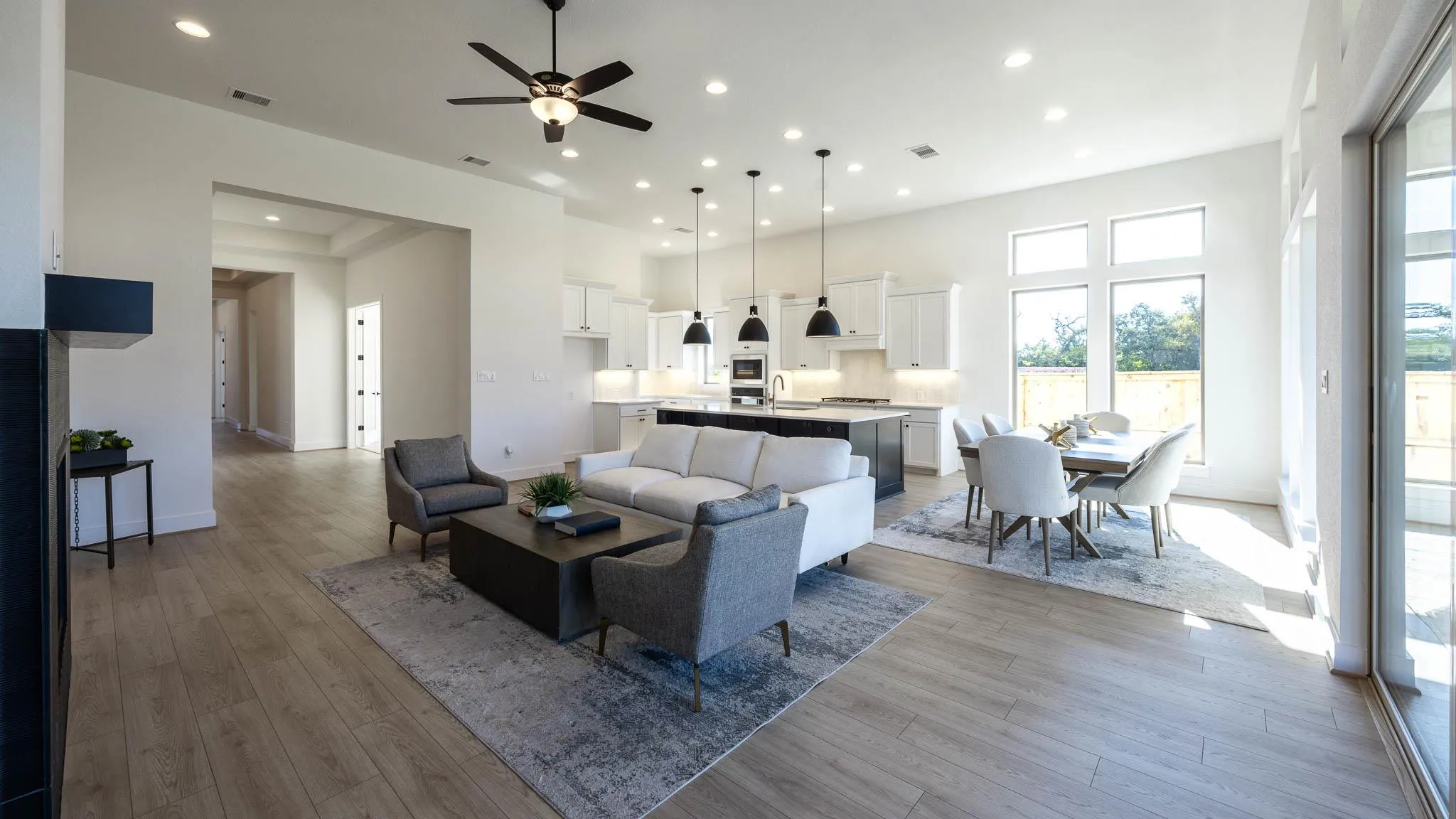 Photo 3 of 101 WINTERBERRY WAY