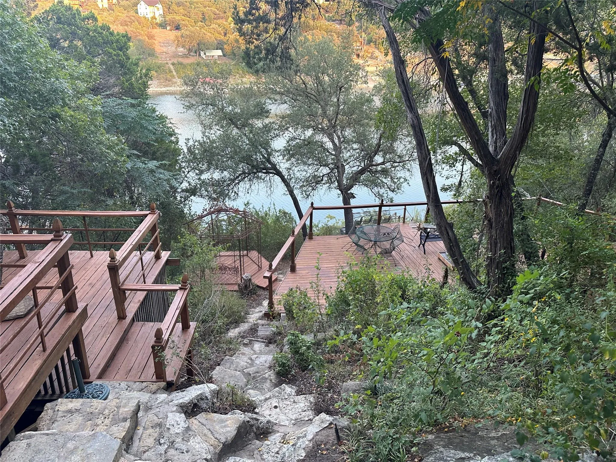 Photo 2 of 10903 LAKESIDE DR