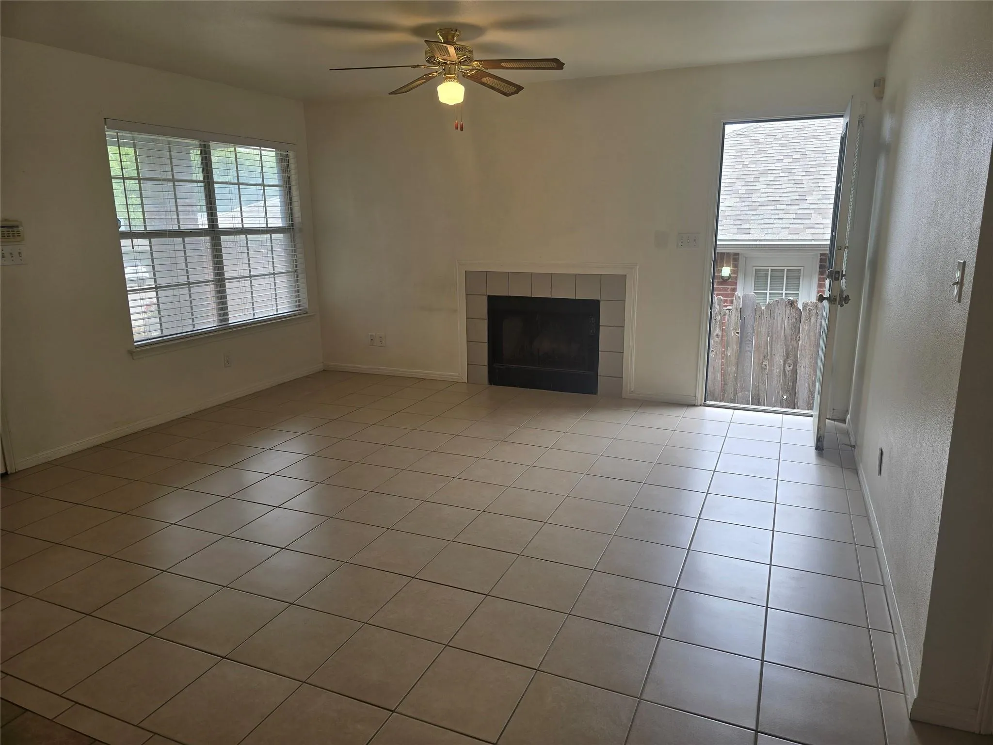 Photo 5 of 1915 ALEX AVE #B