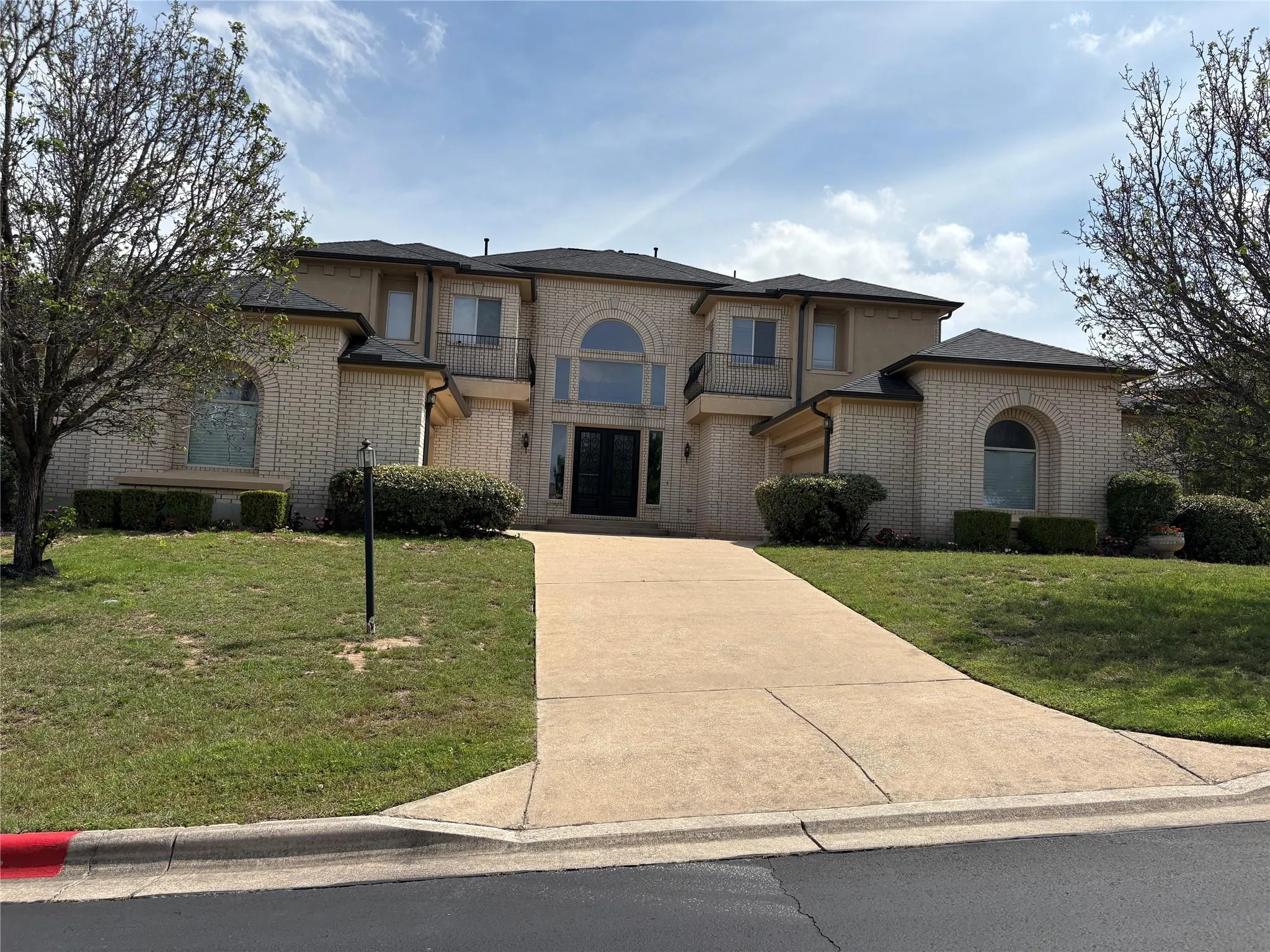 Photo 2 of 404 ARIA DR
