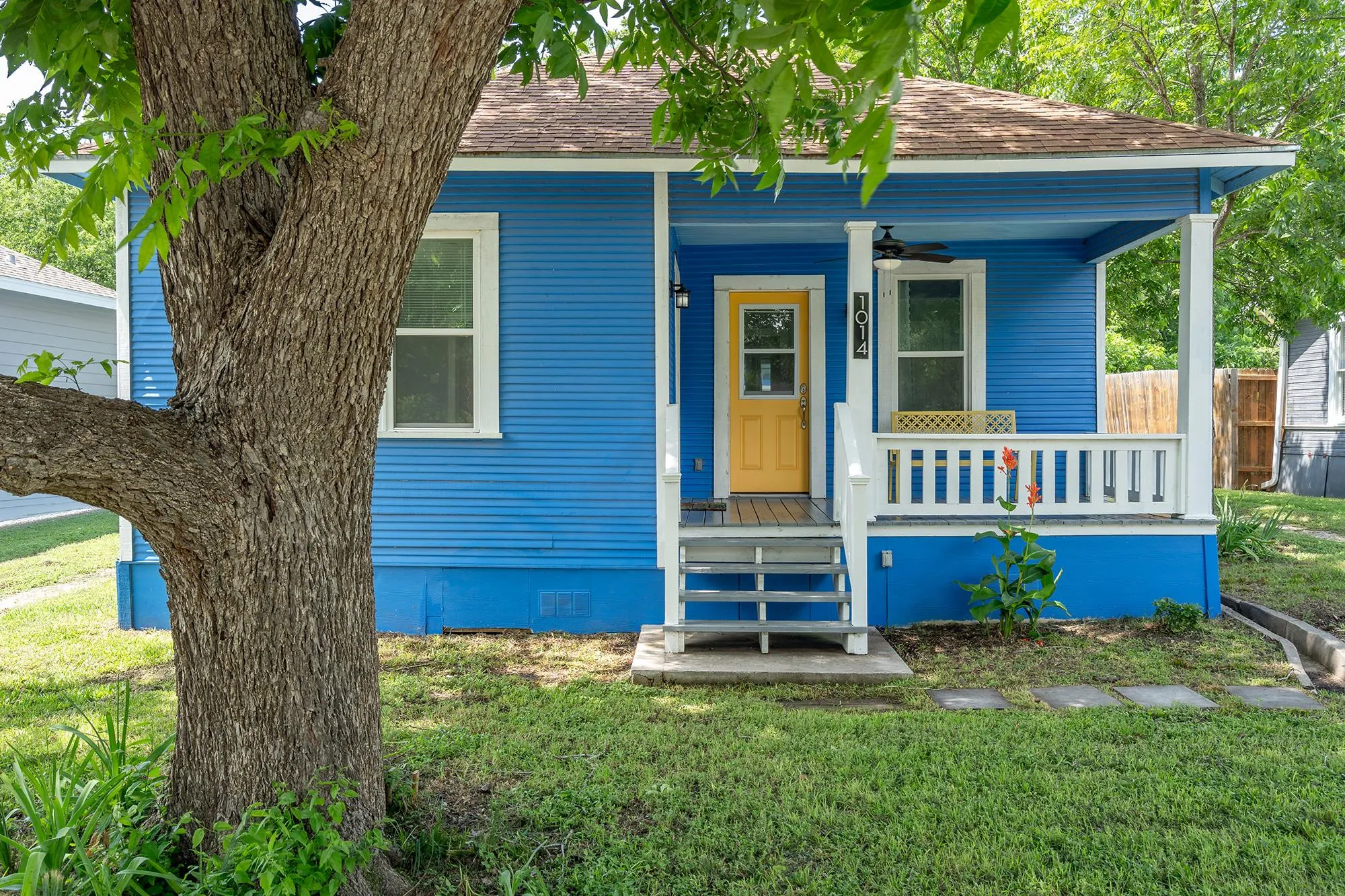 Photo of 1014 W 6TH ST, Taylor, TX, 76574