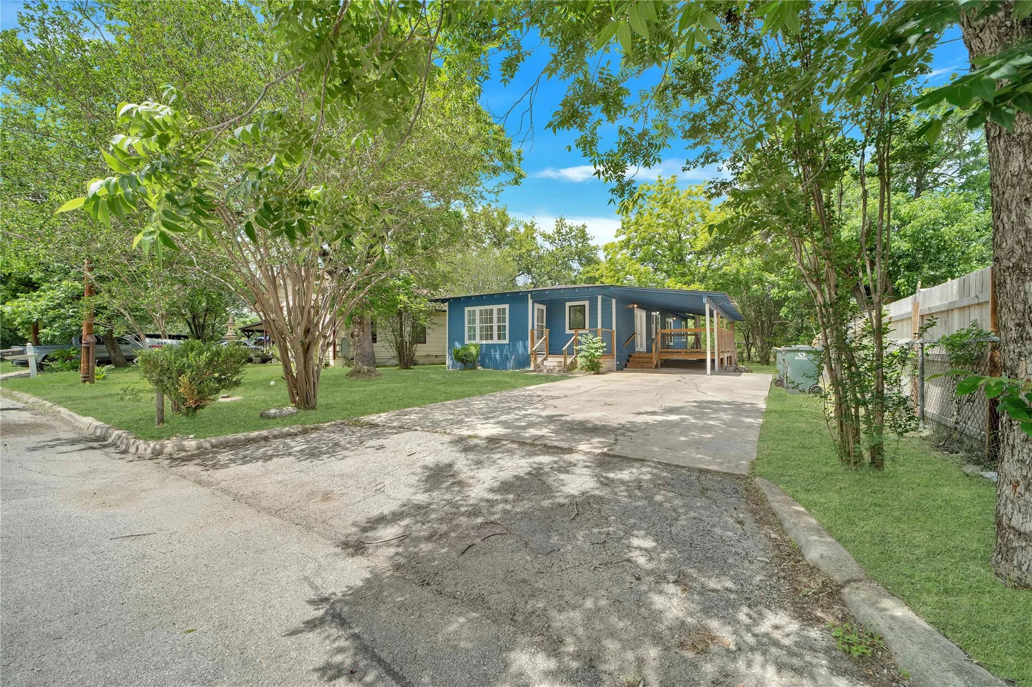 Photo 5 of 206 SHERWOOD ST