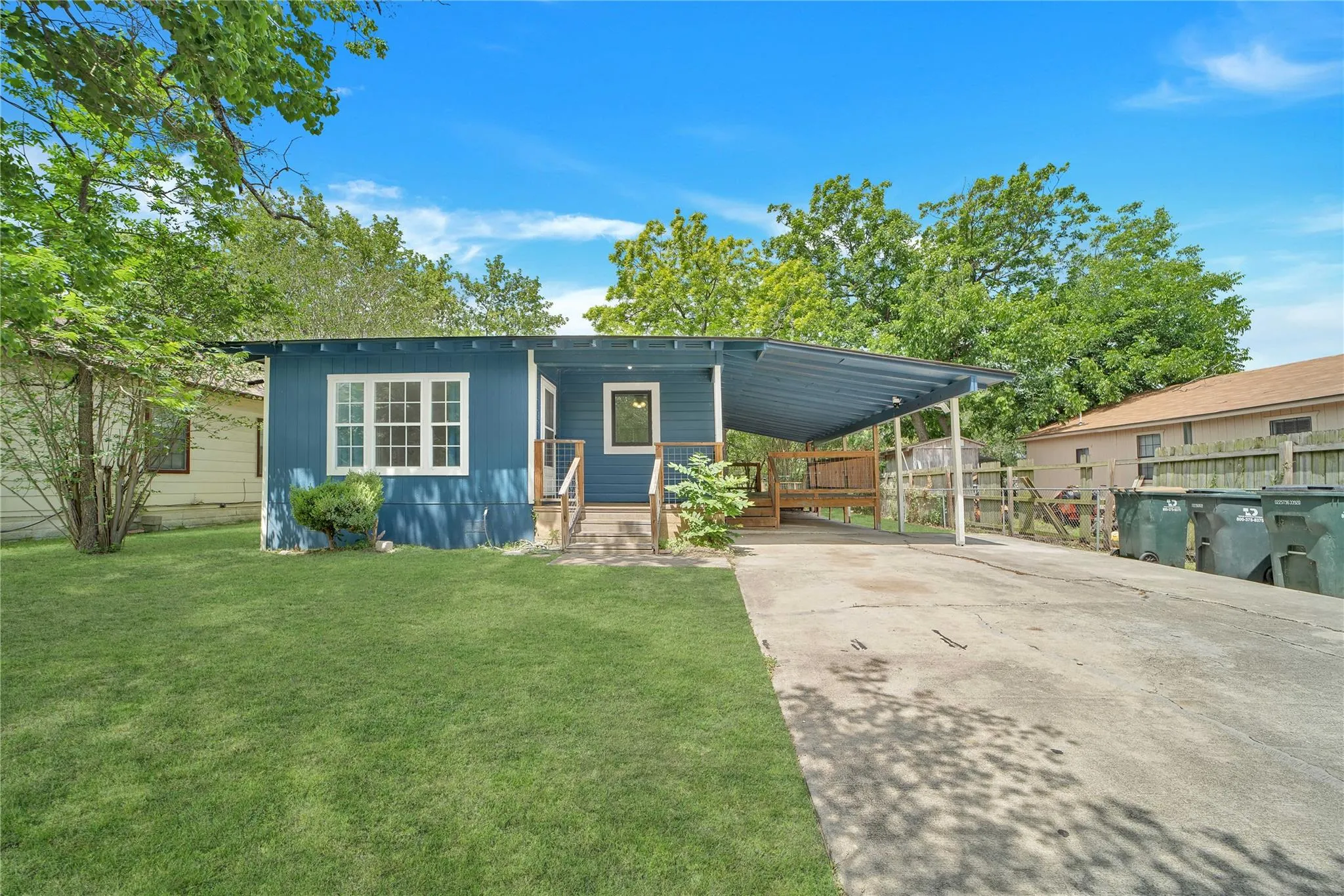 Photo 3 of 206 SHERWOOD ST