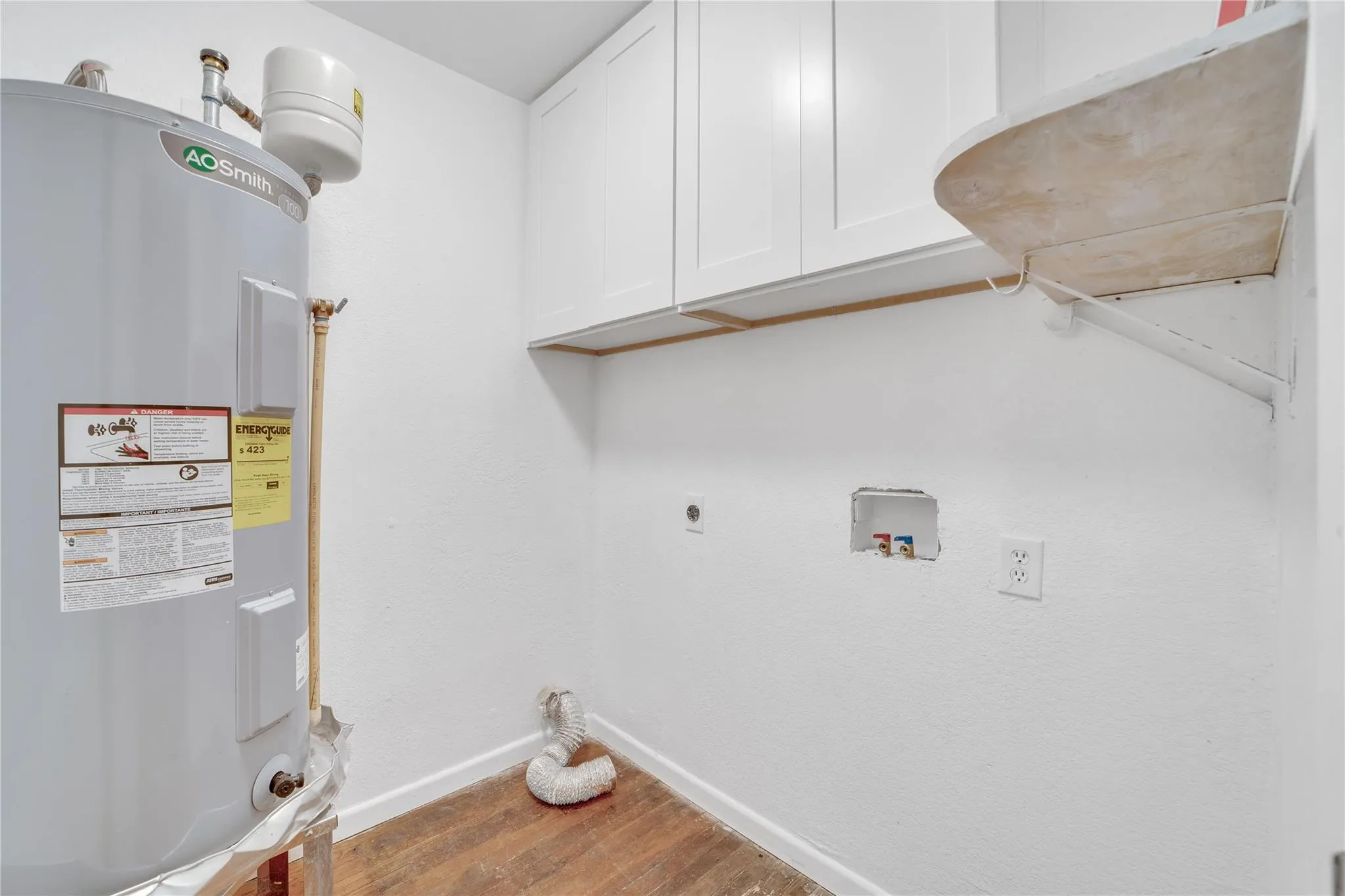 Photo 2 of 206 SHERWOOD ST