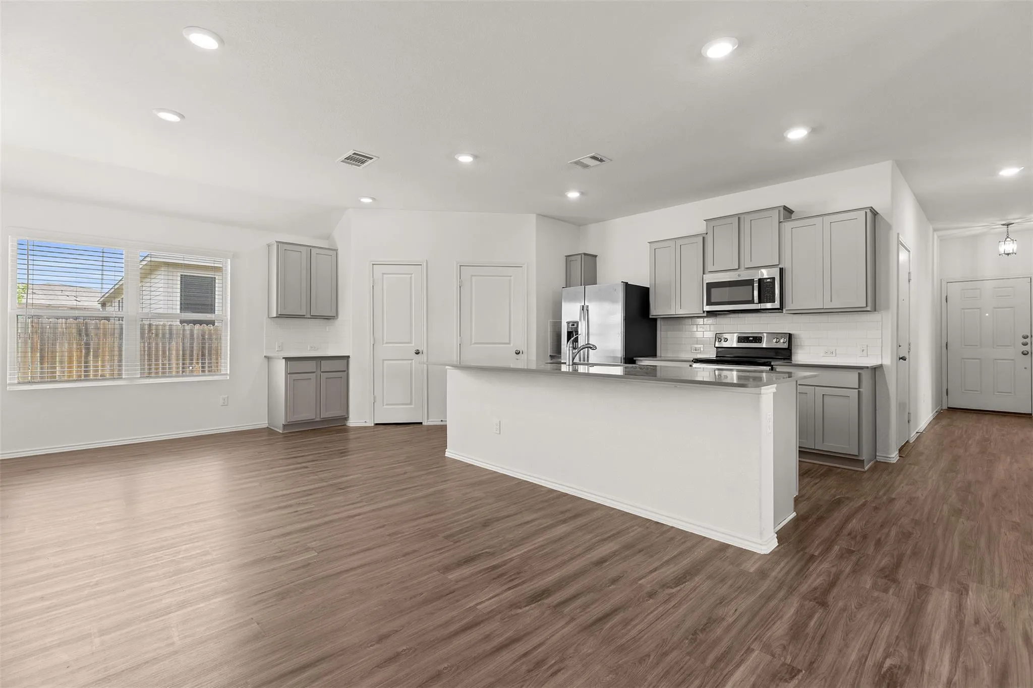 Photo 4 of 509 CALLISTO CT