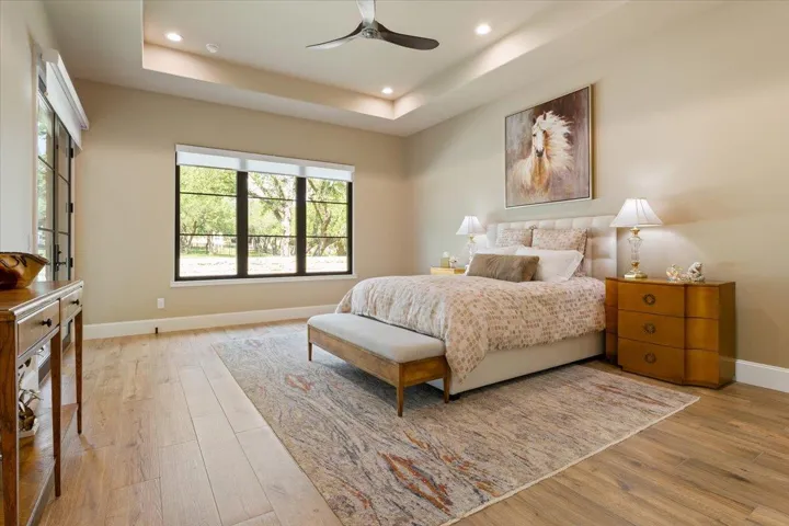 Clean and simple look...yet such a polished & perfect looked.  Tray ceiling & recessed lighting.  Sleep well, my friends...