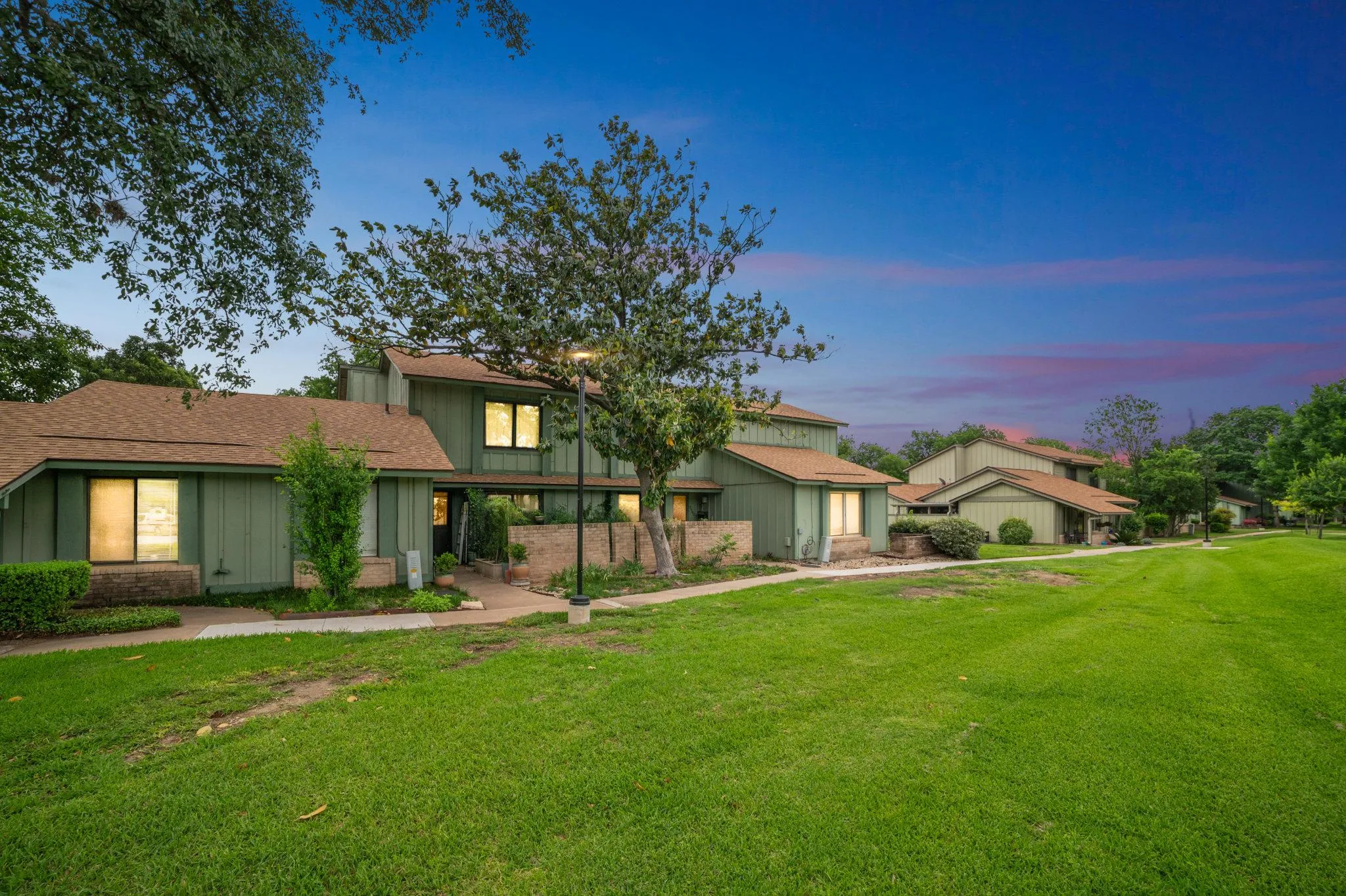 Photo of 5007 FORT CLARK DR, Austin, TX, 78745