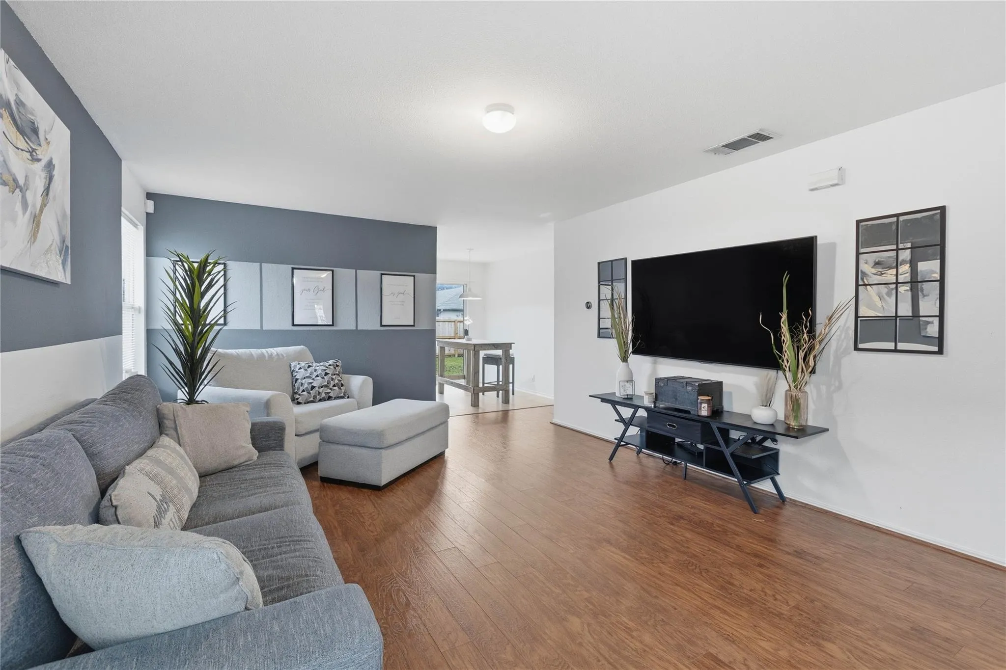 Photo 4 of 16112 HAMILTON POINT CIR