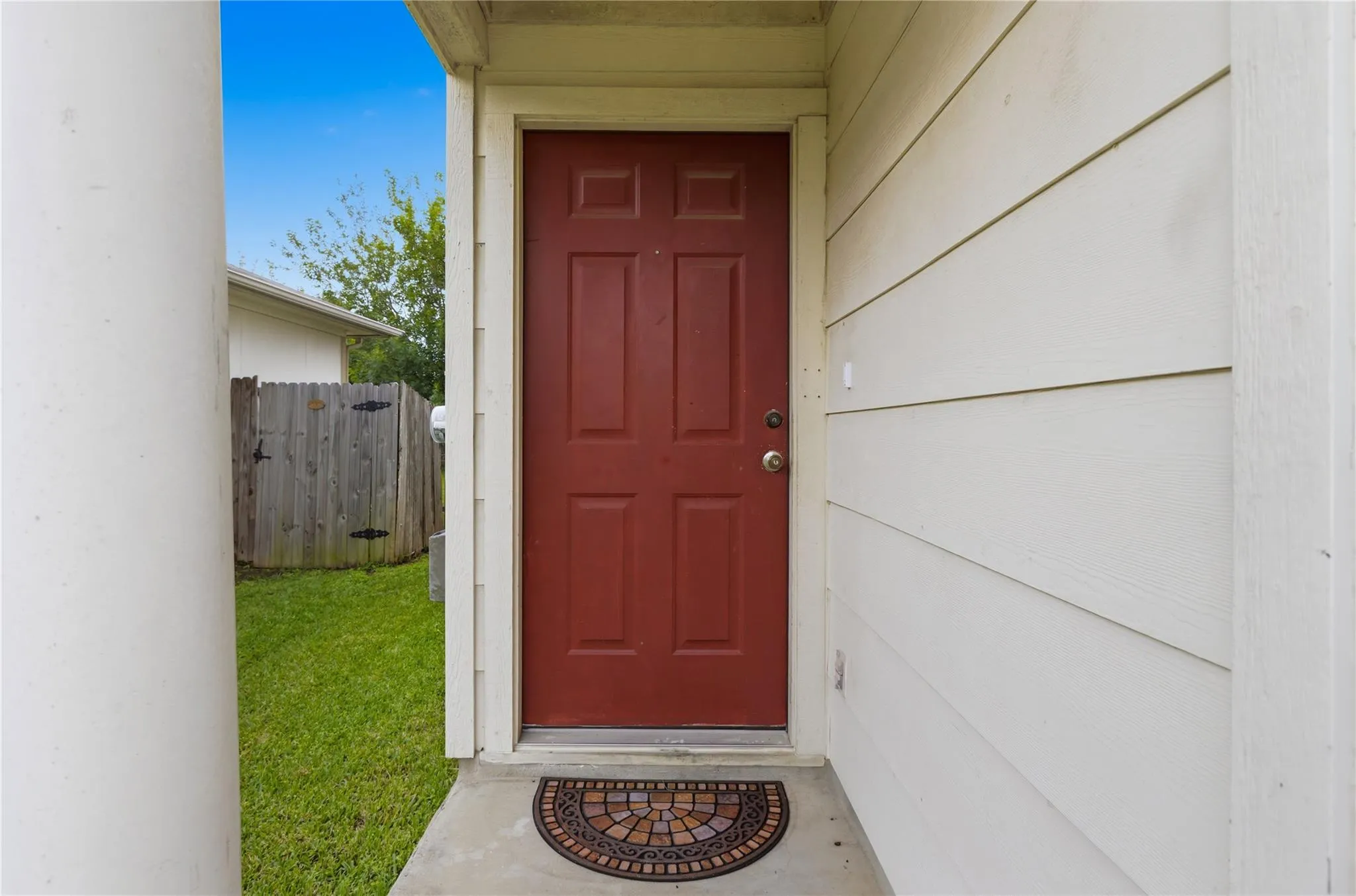 Photo 3 of 16112 HAMILTON POINT CIR