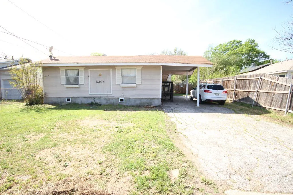 Photo 4 of 5204 GUADALUPE ST