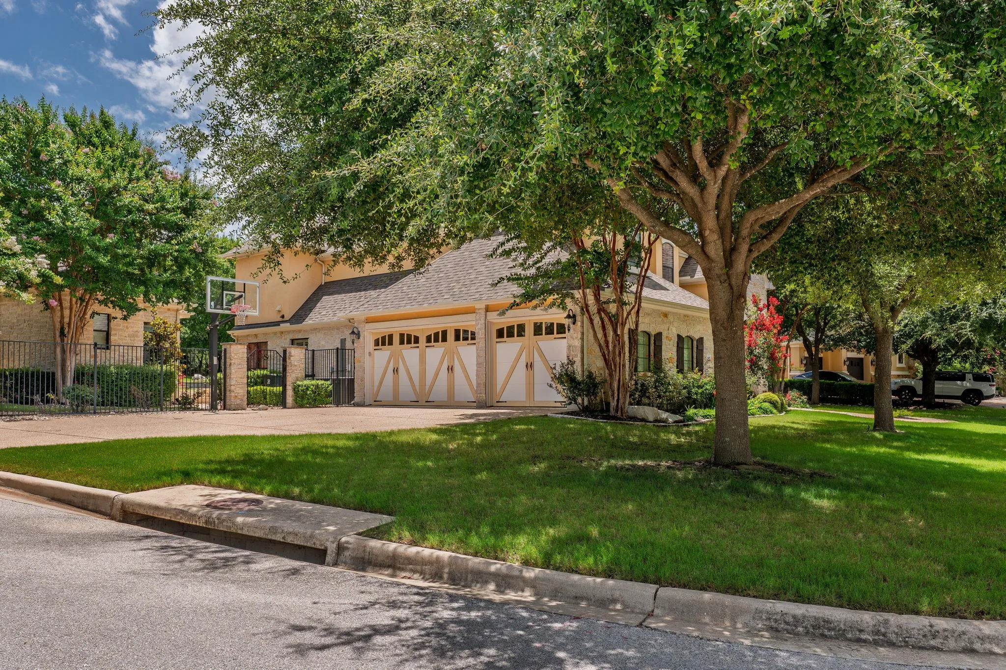 Photo 4 of 1005 LAKEWOOD HILLS TER